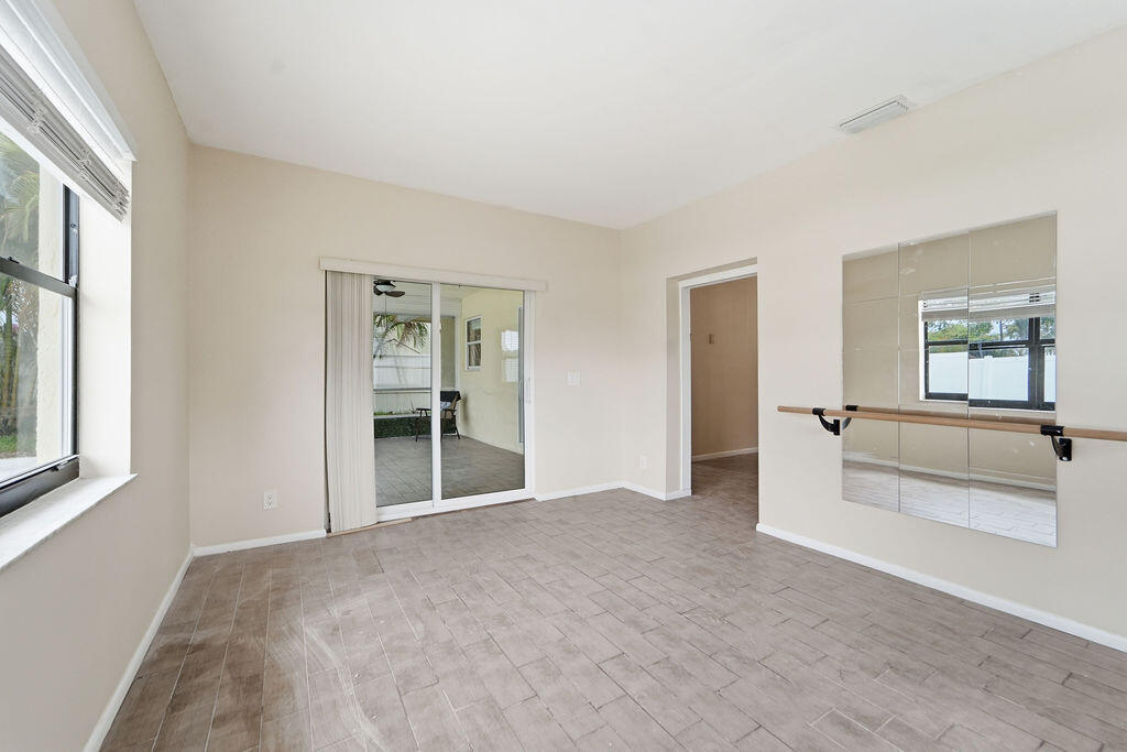 HOMEWOOD LAKES SEC A - Residential Lease