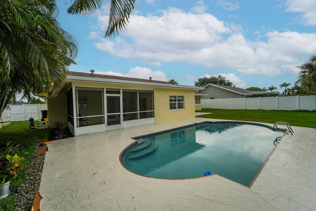 HOMEWOOD LAKES SEC A - Residential Lease