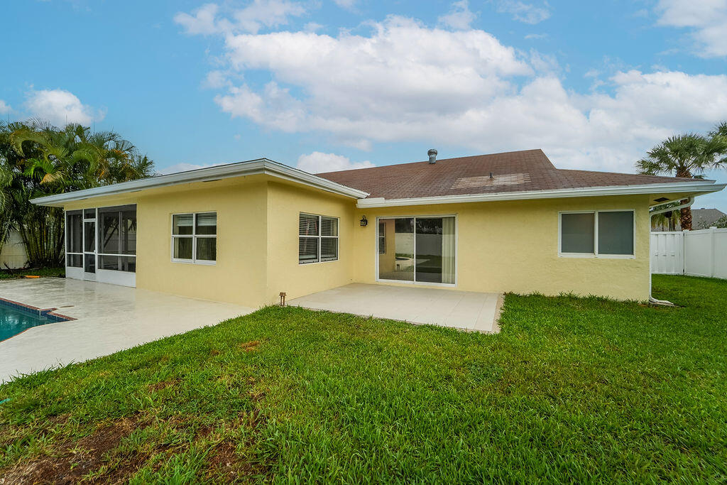 HOMEWOOD LAKES SEC A - Residential Lease