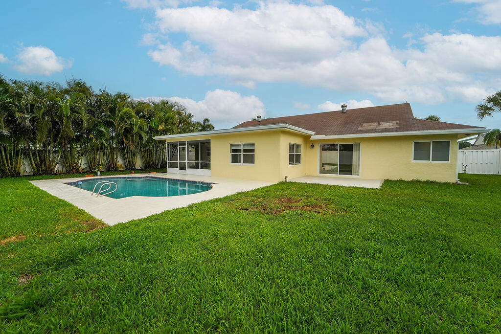 HOMEWOOD LAKES SEC A - Residential Lease
