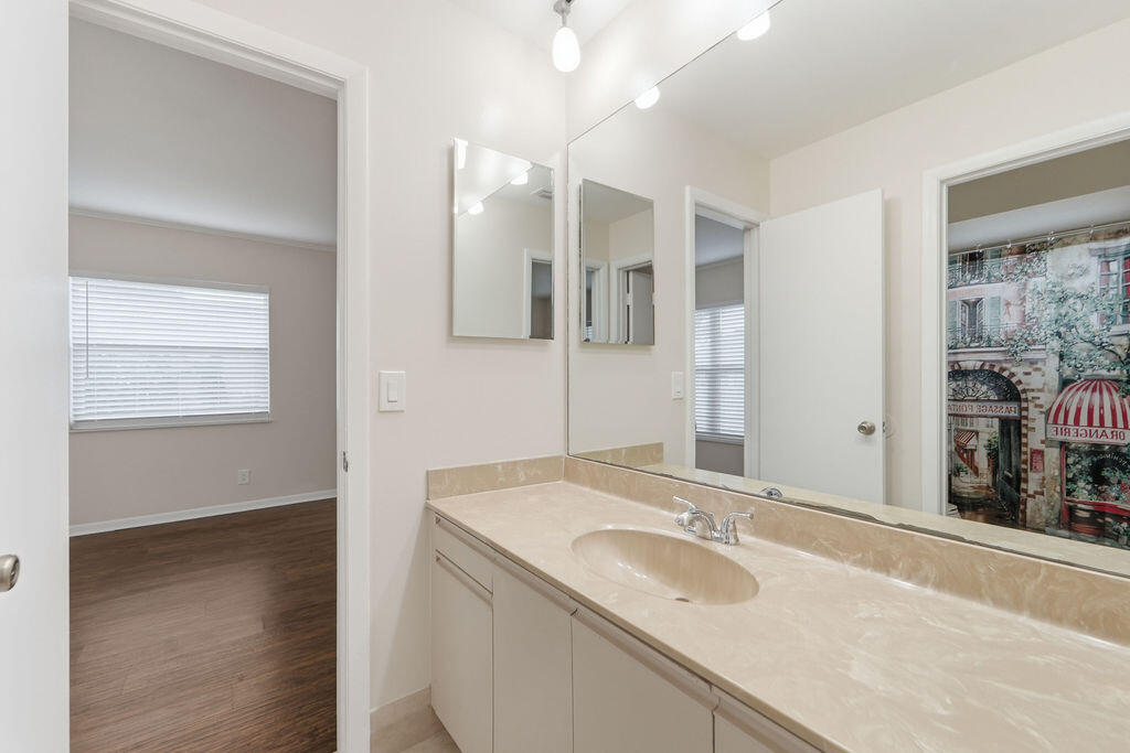 HOMEWOOD LAKES SEC A - Residential Lease