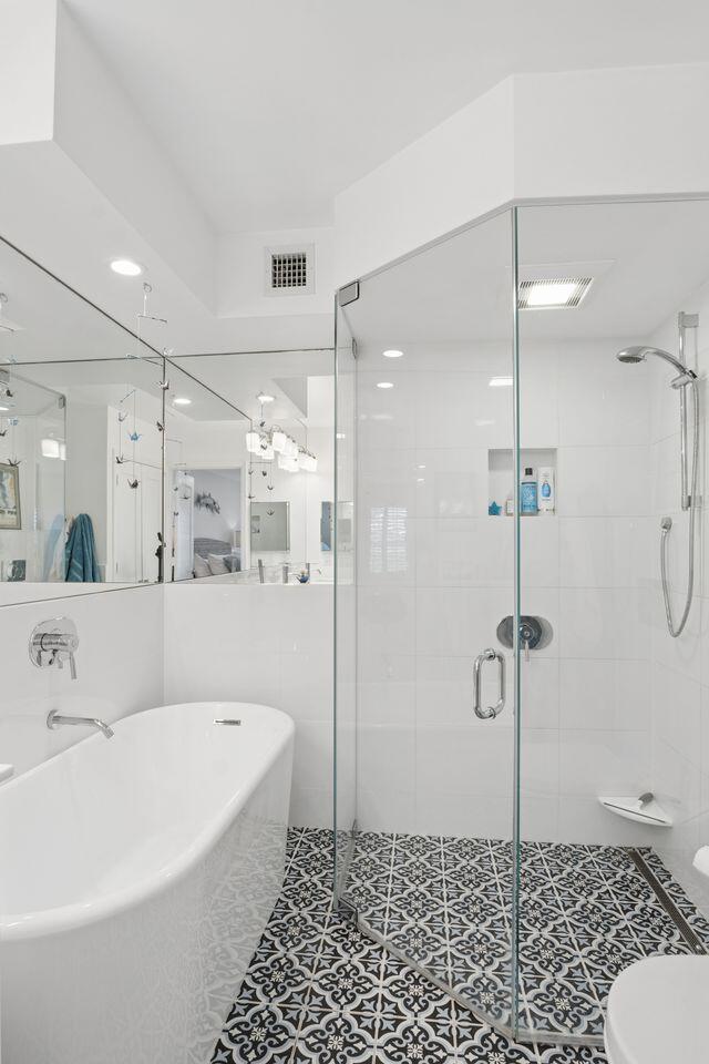 ATLANTIS REGENCY GARDEN APTS CONDO - Residential