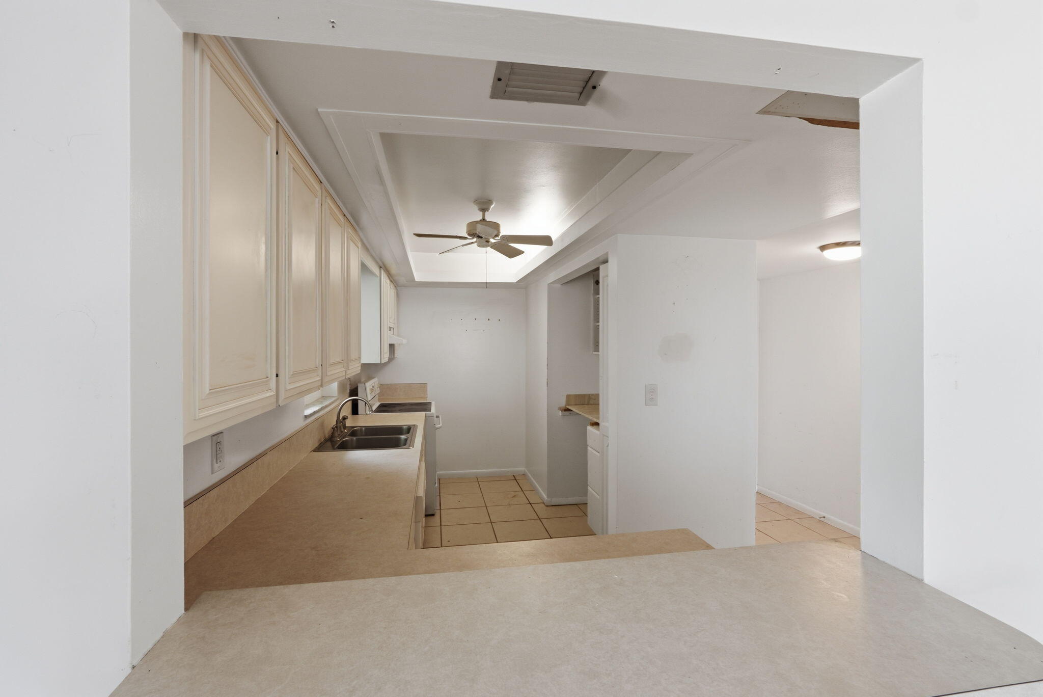 PIERPOINT YACHT CLUB CONDO - Residential