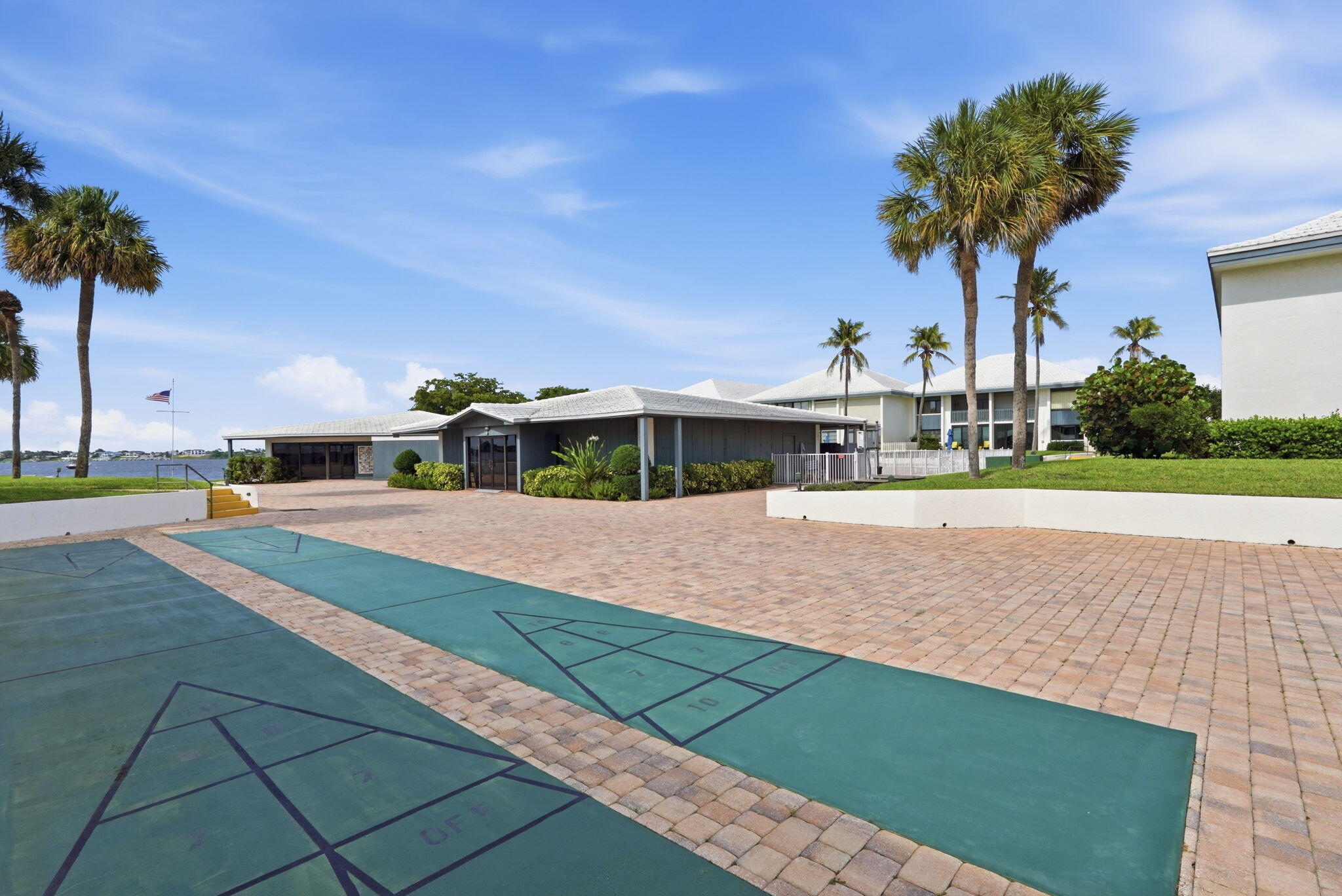 PIERPOINT YACHT CLUB CONDO - Residential