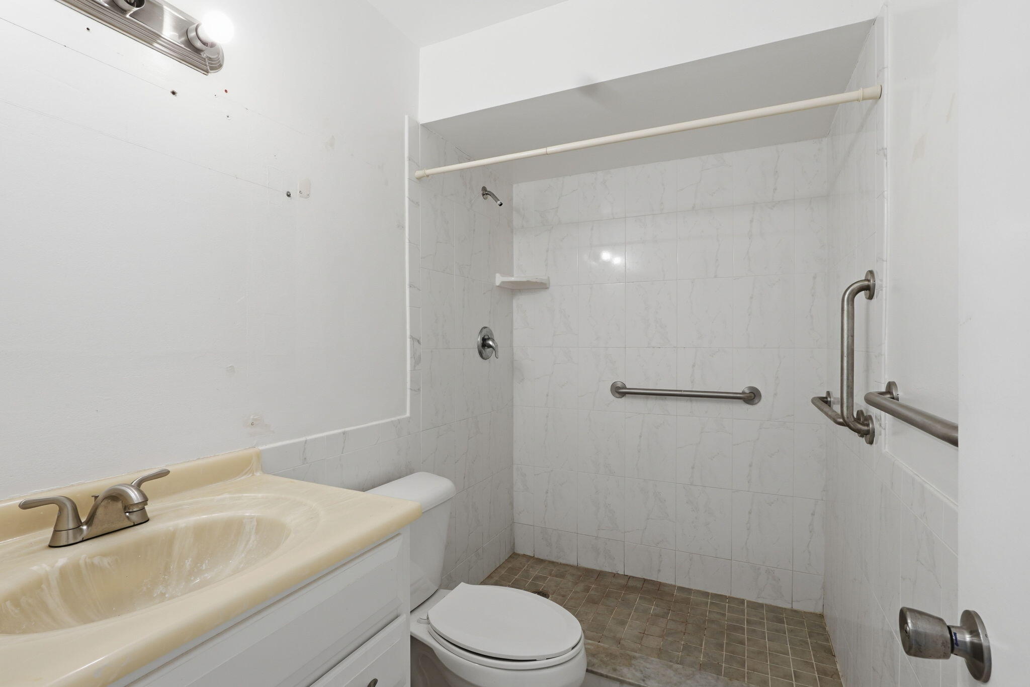 PIERPOINT YACHT CLUB CONDO - Residential