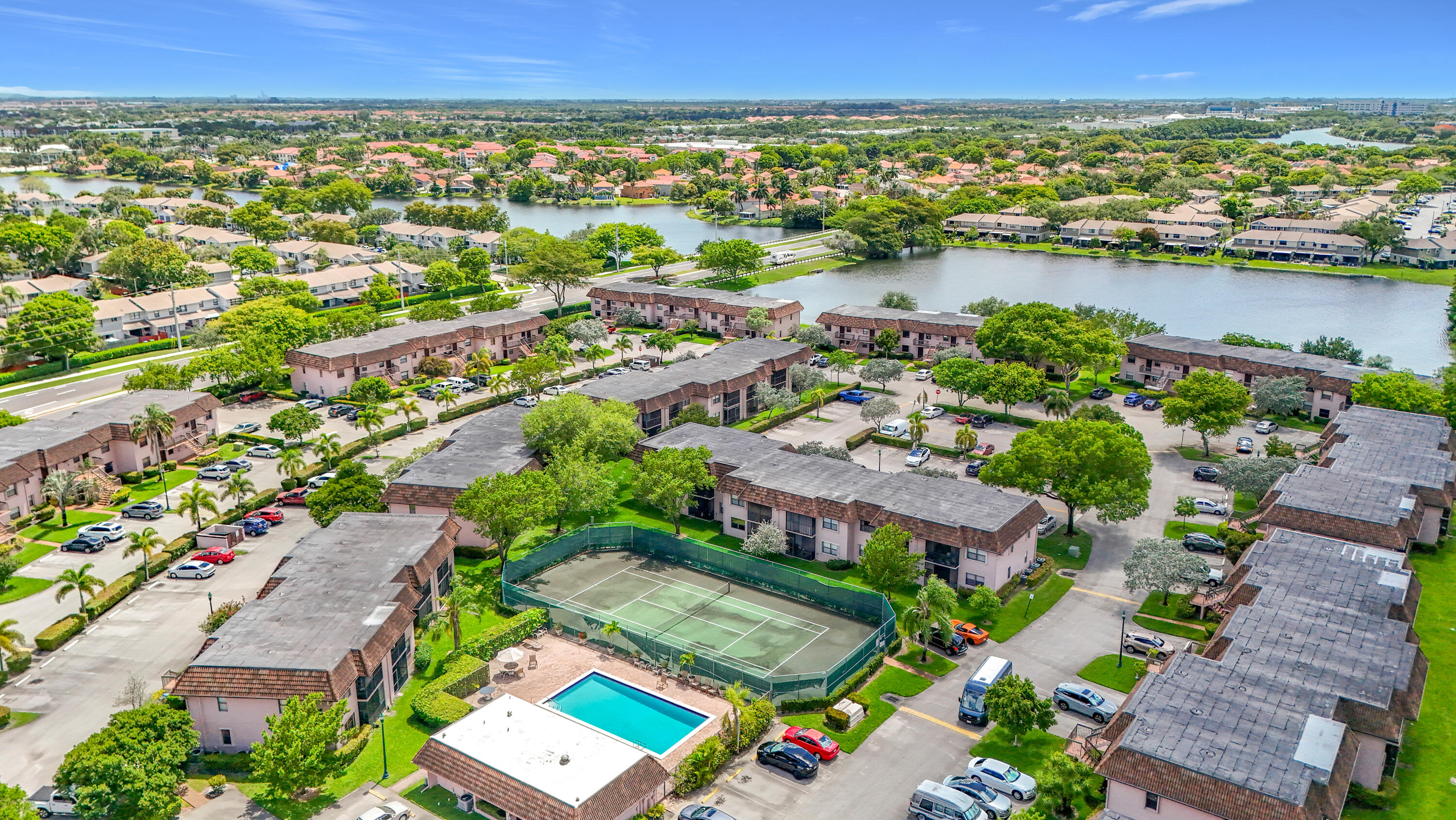 FAIRVIEW AT PEMBROKE POINTE - Residential