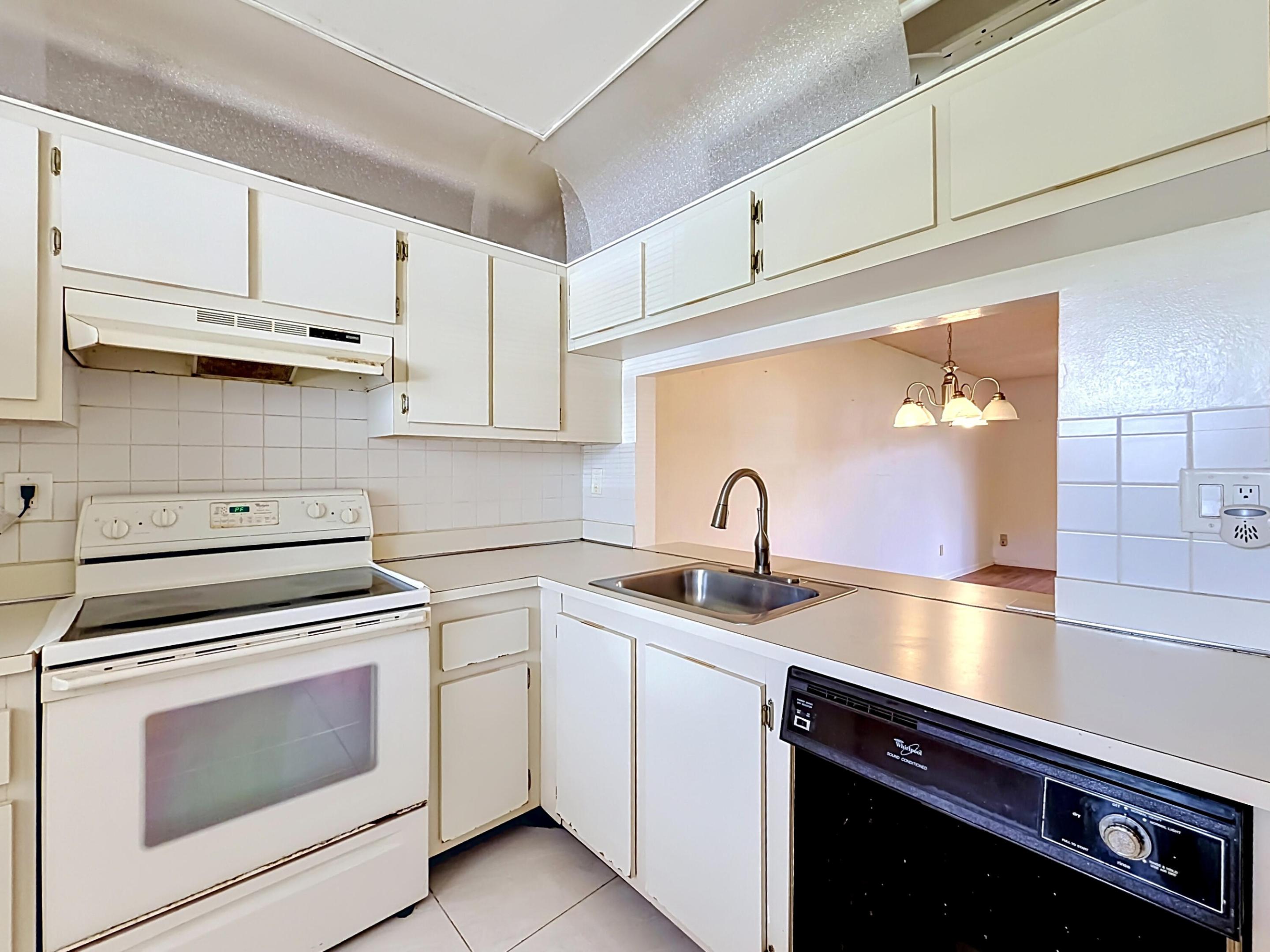 FAIRVIEW AT PEMBROKE POINTE - Residential