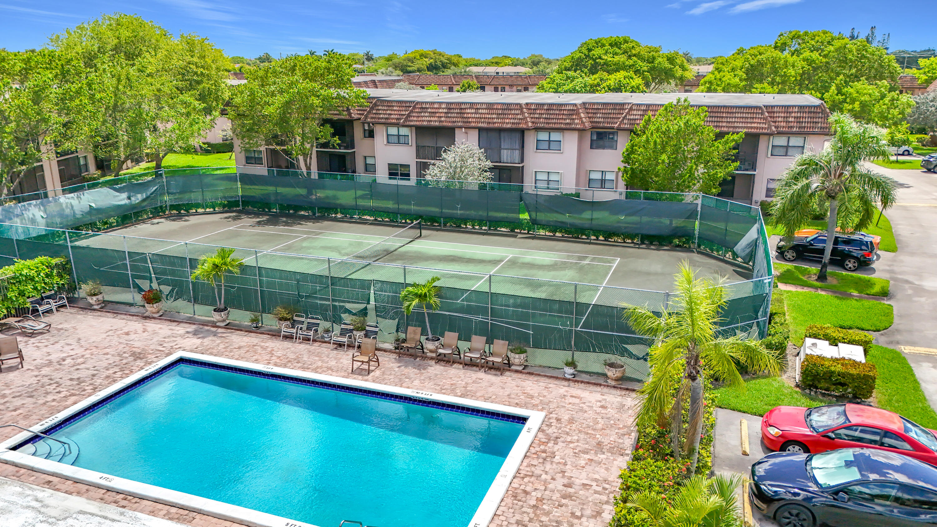 FAIRVIEW AT PEMBROKE POINTE - Residential