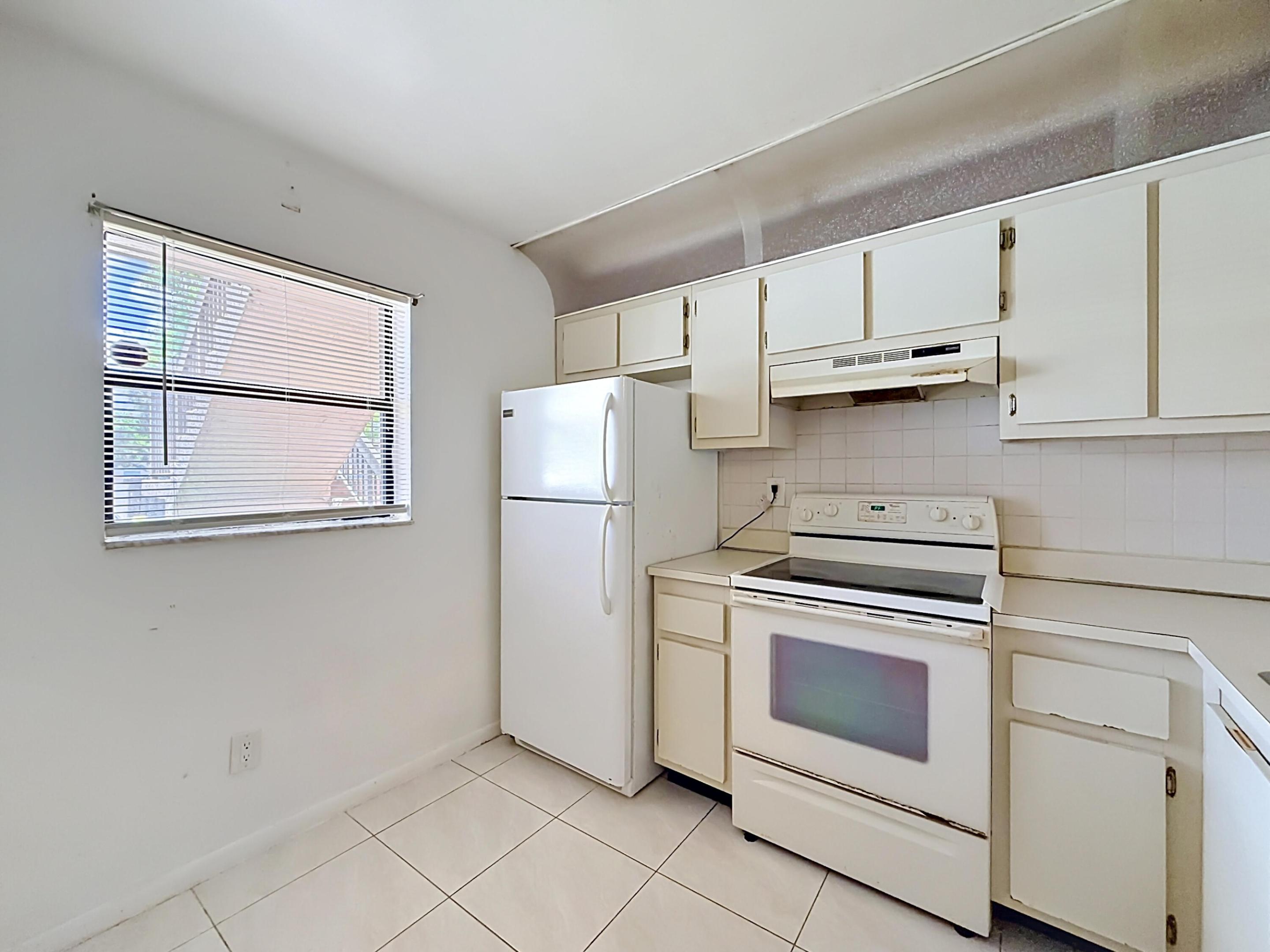 FAIRVIEW AT PEMBROKE POINTE - Residential