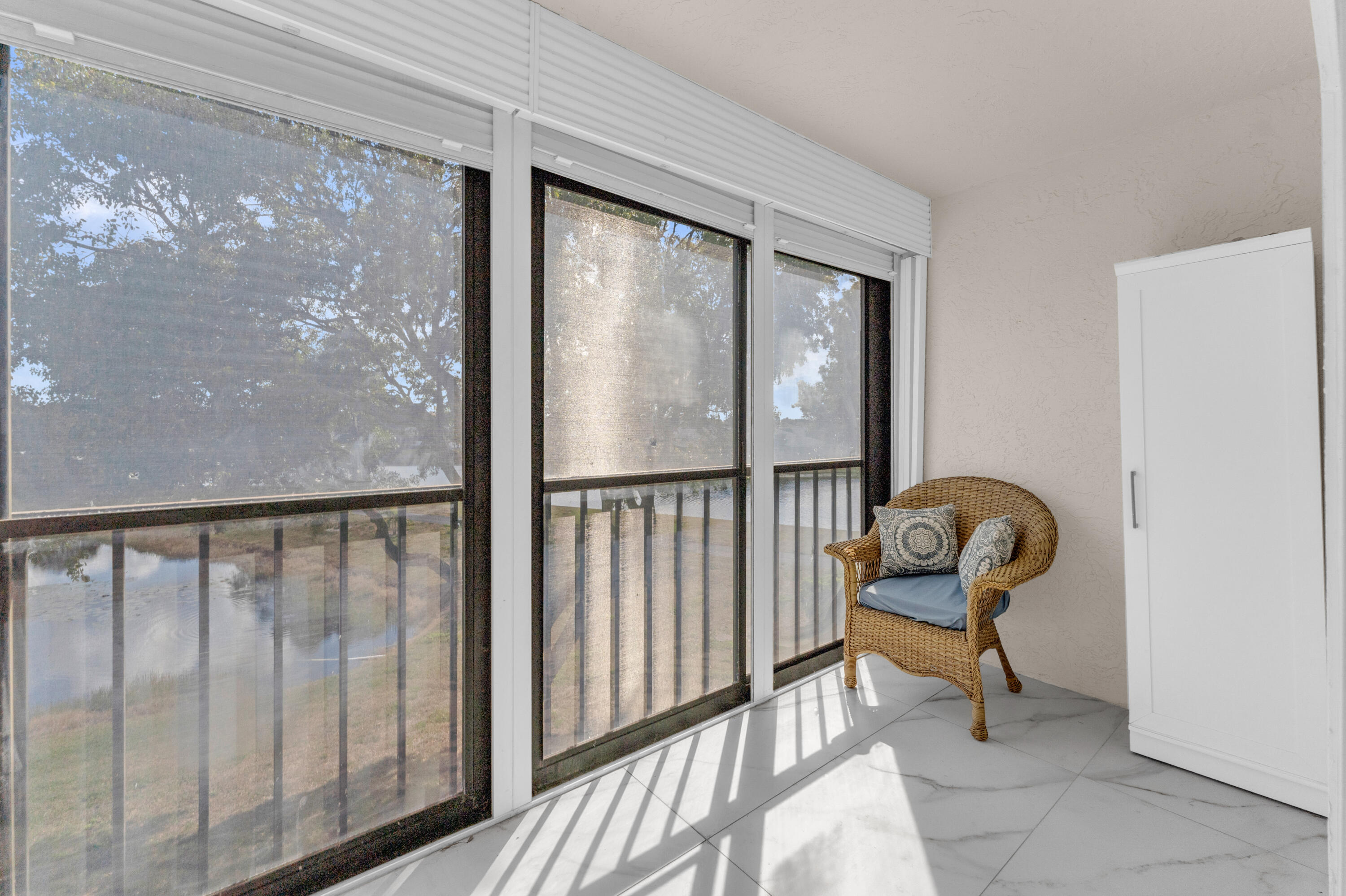 HUNTINGTON LAKES SEC THREE CONDOS - Residential