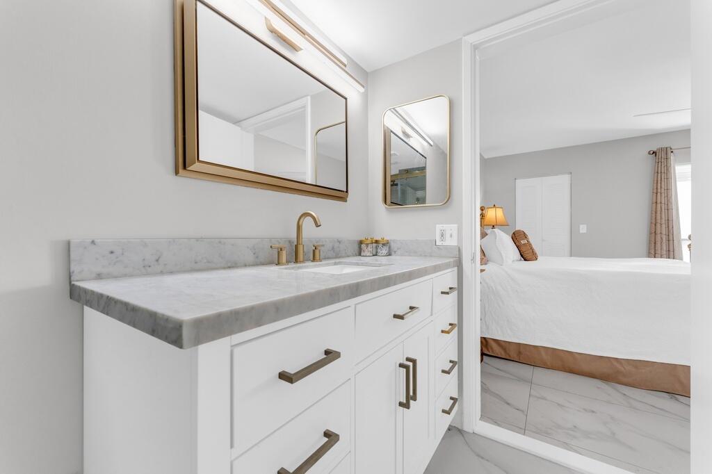 HUNTINGTON LAKES SEC THREE CONDOS - Residential