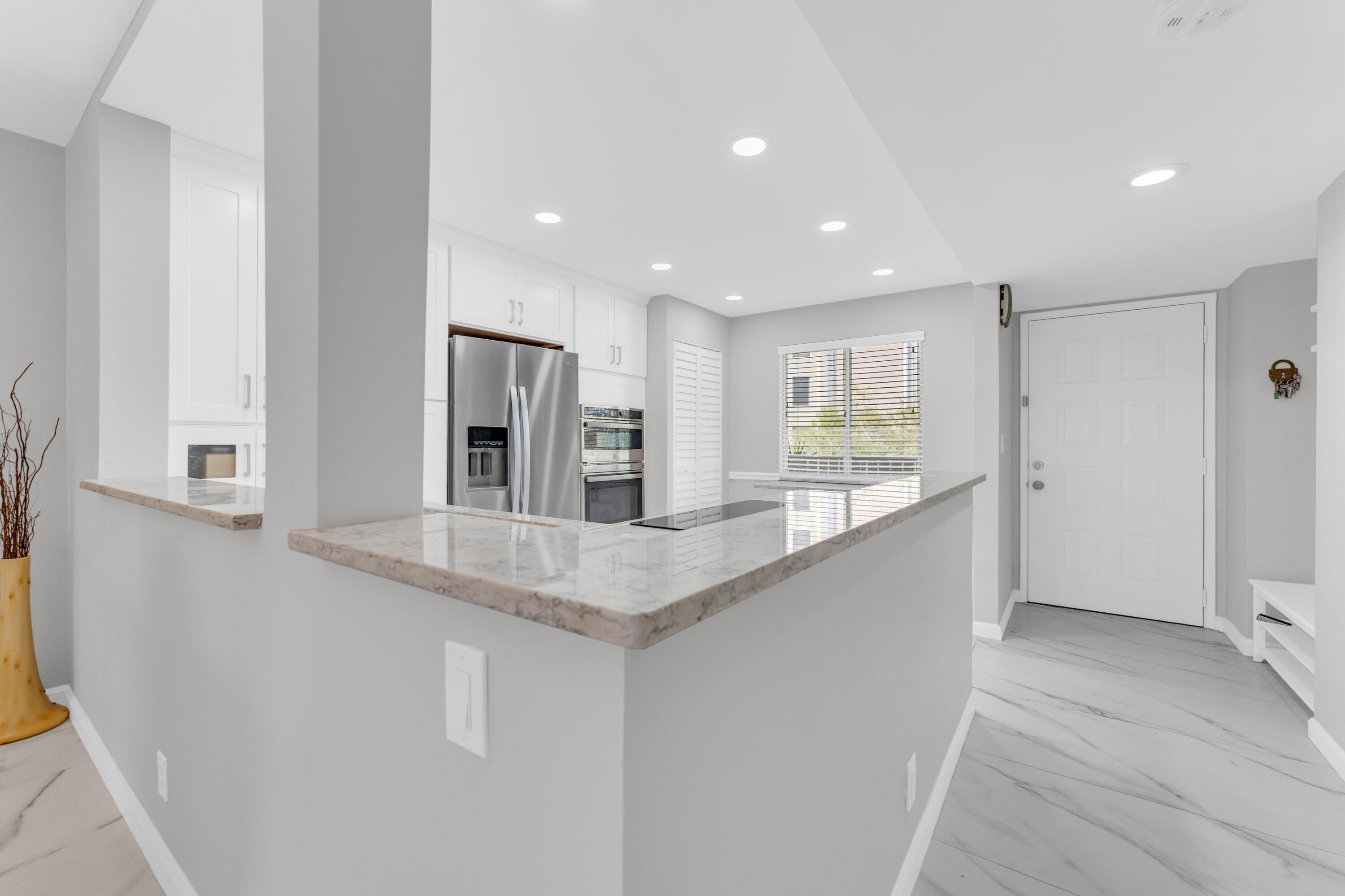 HUNTINGTON LAKES SEC THREE CONDOS - Residential