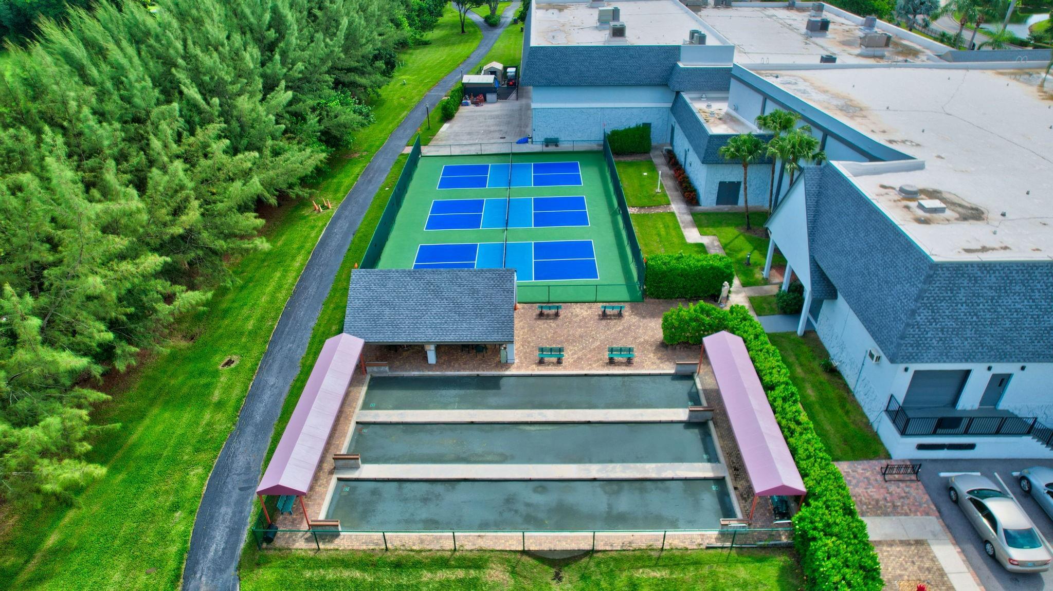 HUNTINGTON LAKES SEC THREE CONDOS - Residential