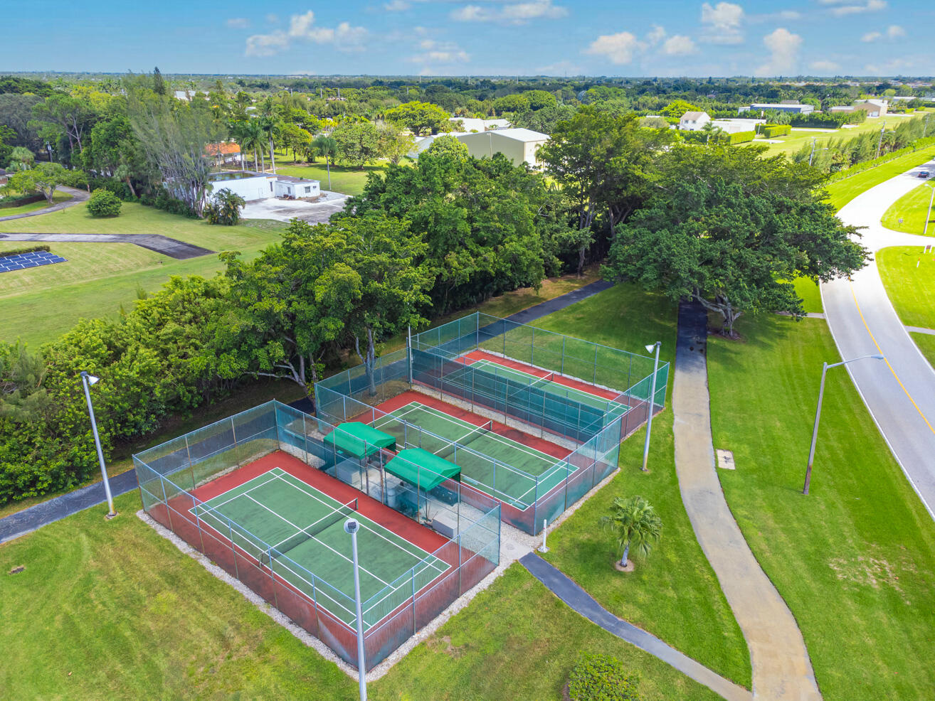 HUNTINGTON LAKES SEC THREE CONDOS - Residential
