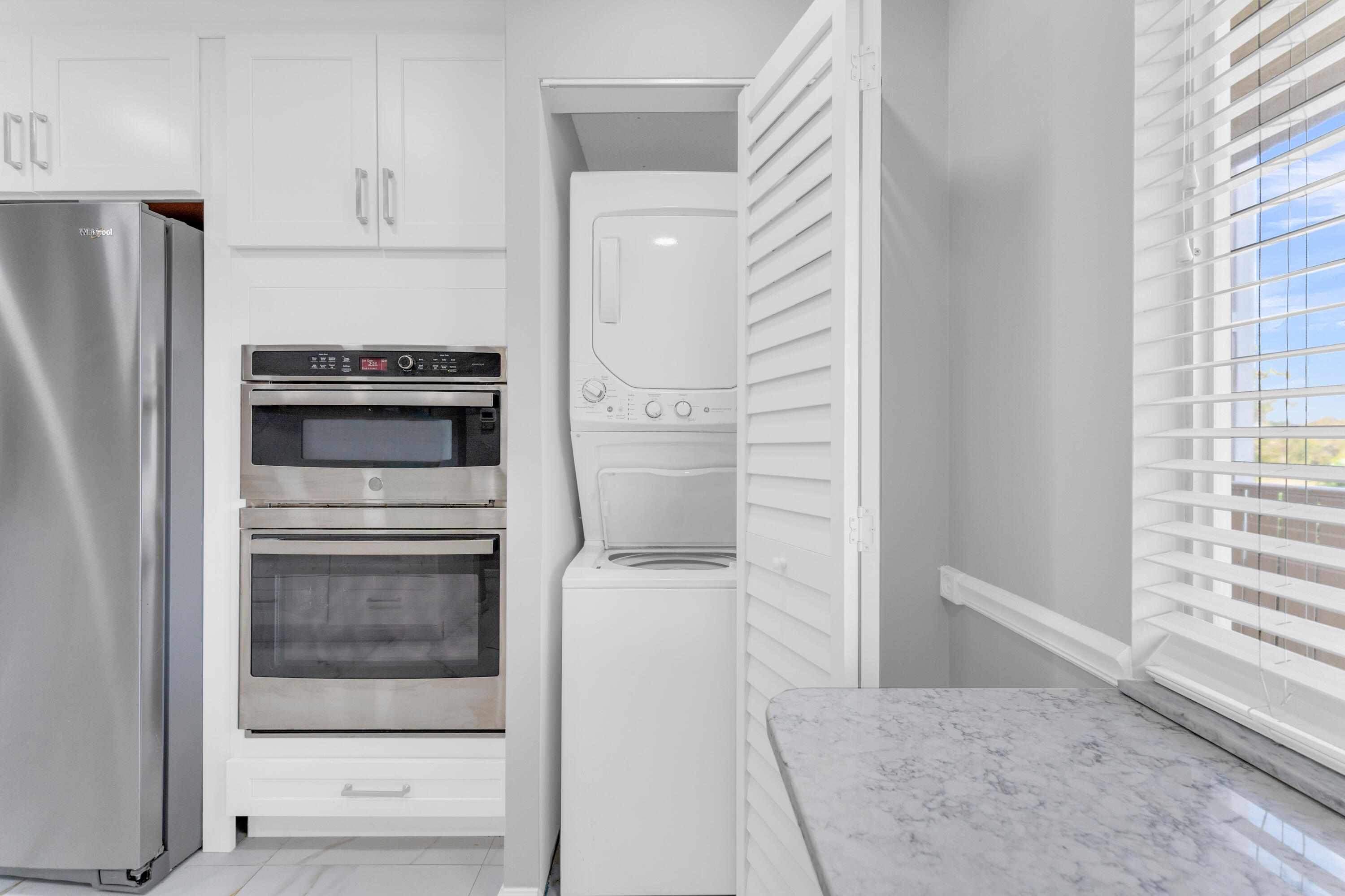 HUNTINGTON LAKES SEC THREE CONDOS - Residential