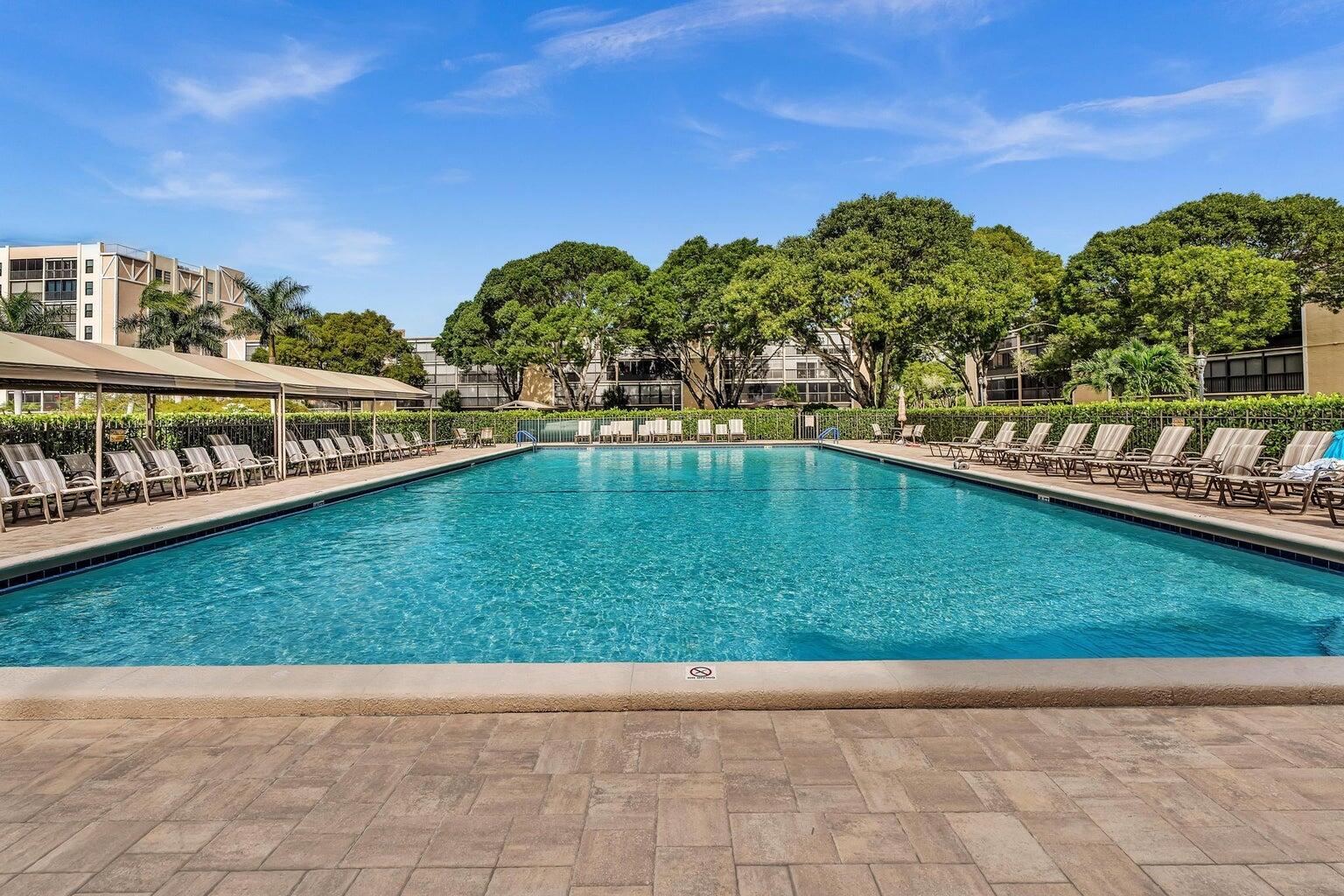 HUNTINGTON LAKES SEC THREE CONDOS - Residential