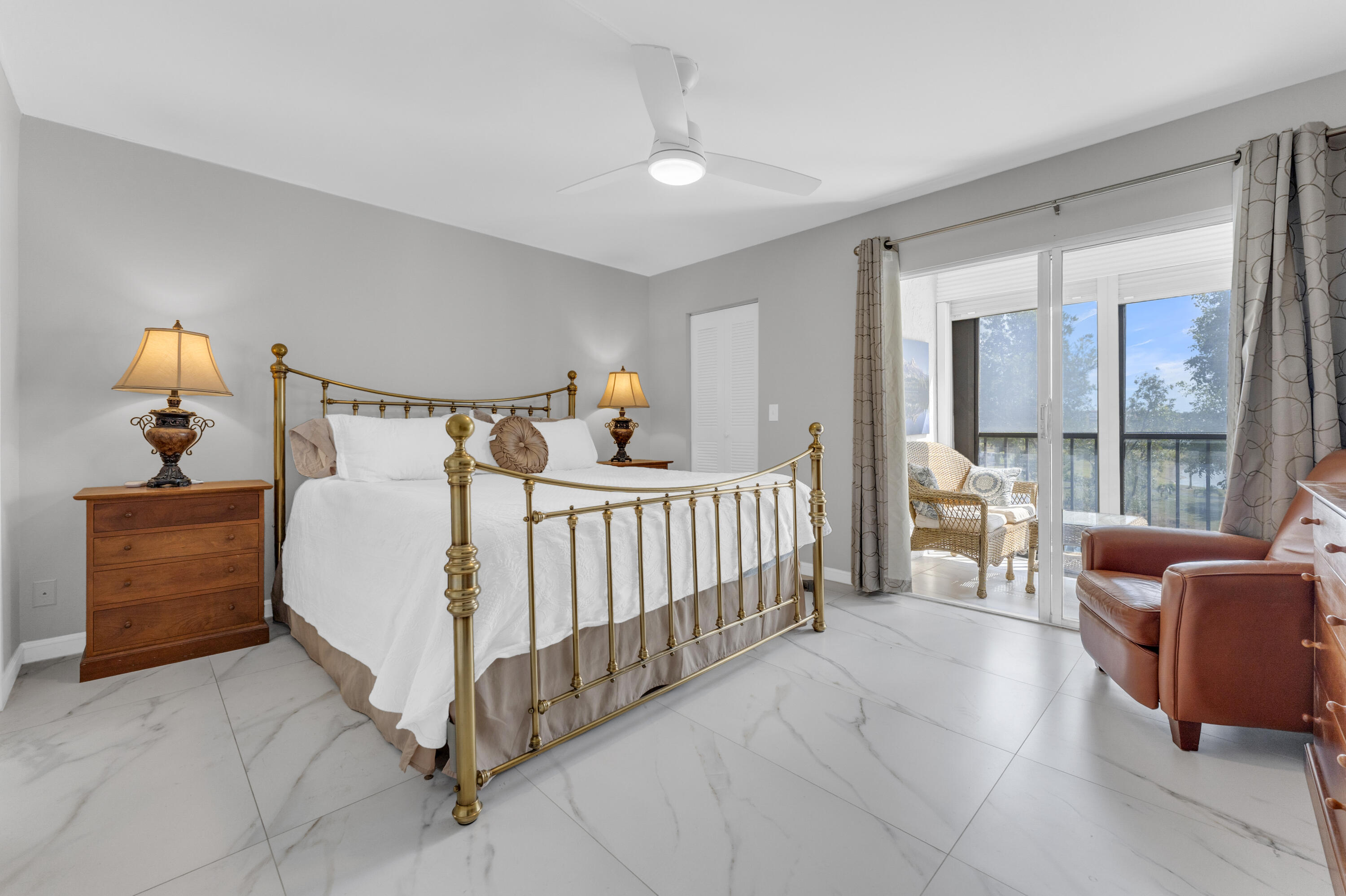 HUNTINGTON LAKES SEC THREE CONDOS - Residential