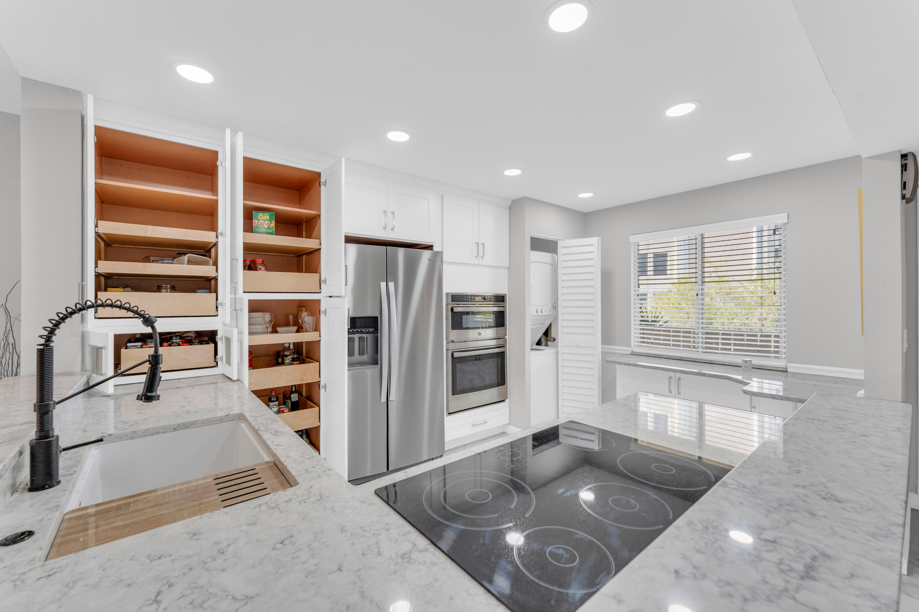 HUNTINGTON LAKES SEC THREE CONDOS - Residential