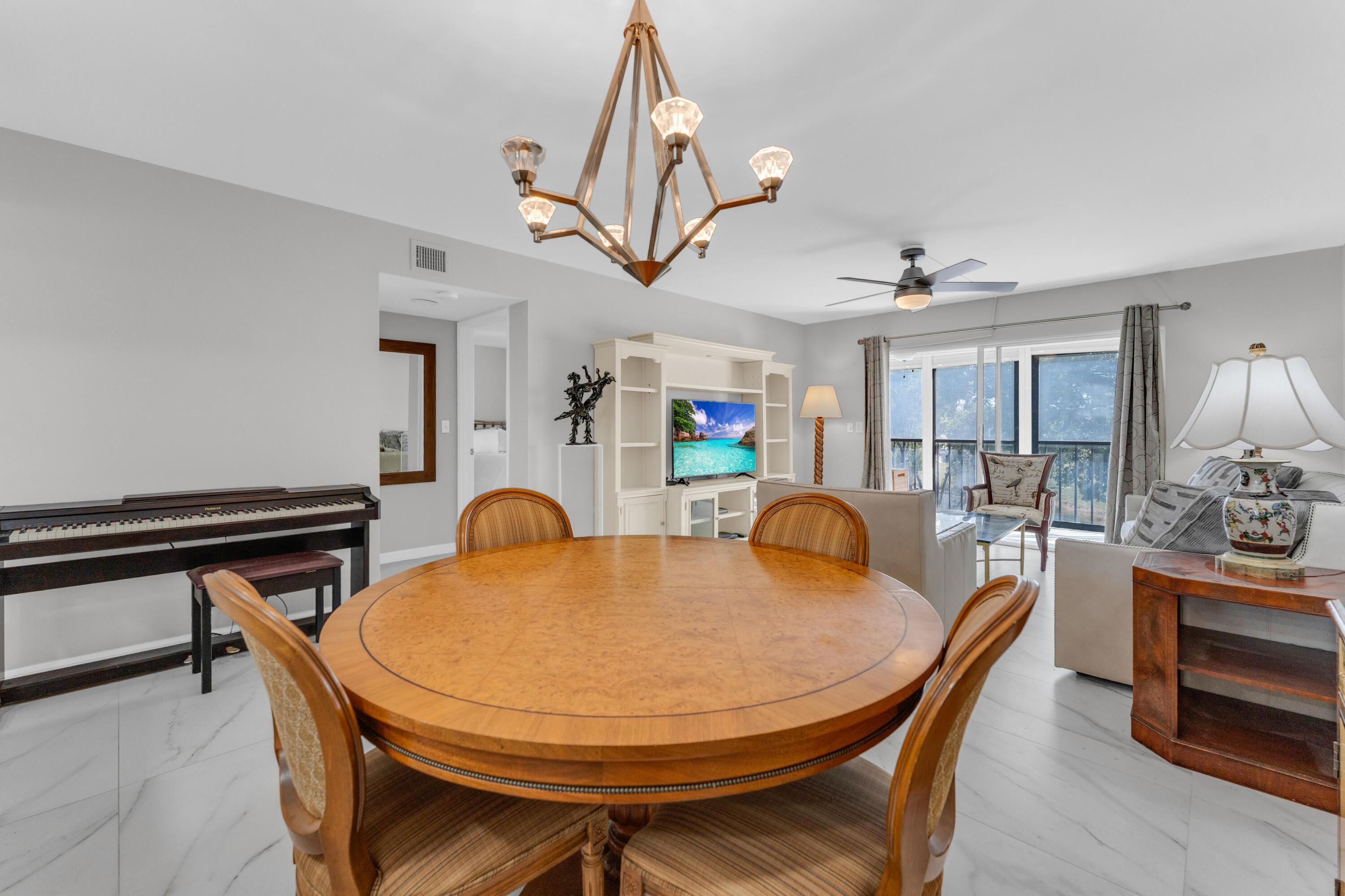 HUNTINGTON LAKES SEC THREE CONDOS - Residential