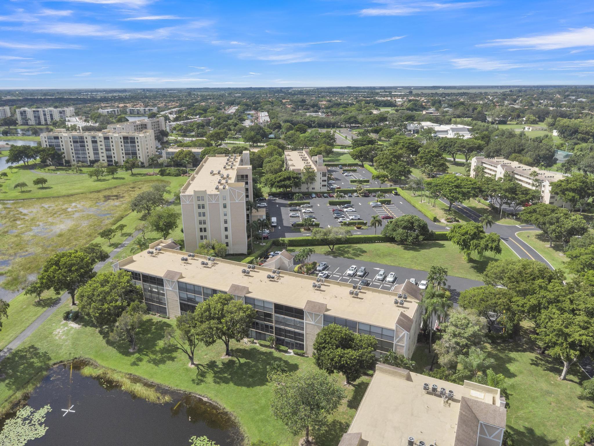 HUNTINGTON LAKES SEC THREE CONDOS - Residential