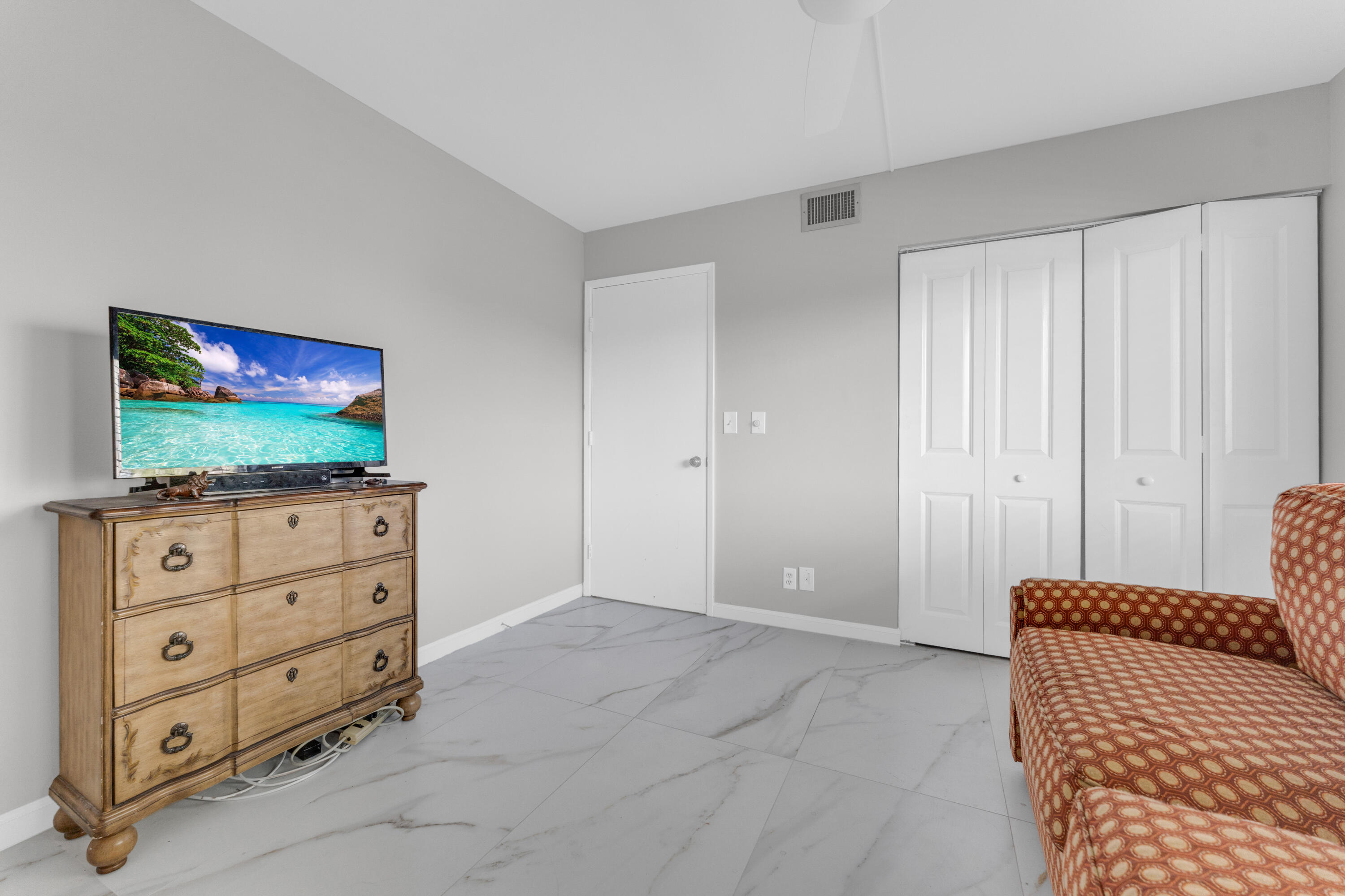 HUNTINGTON LAKES SEC THREE CONDOS - Residential