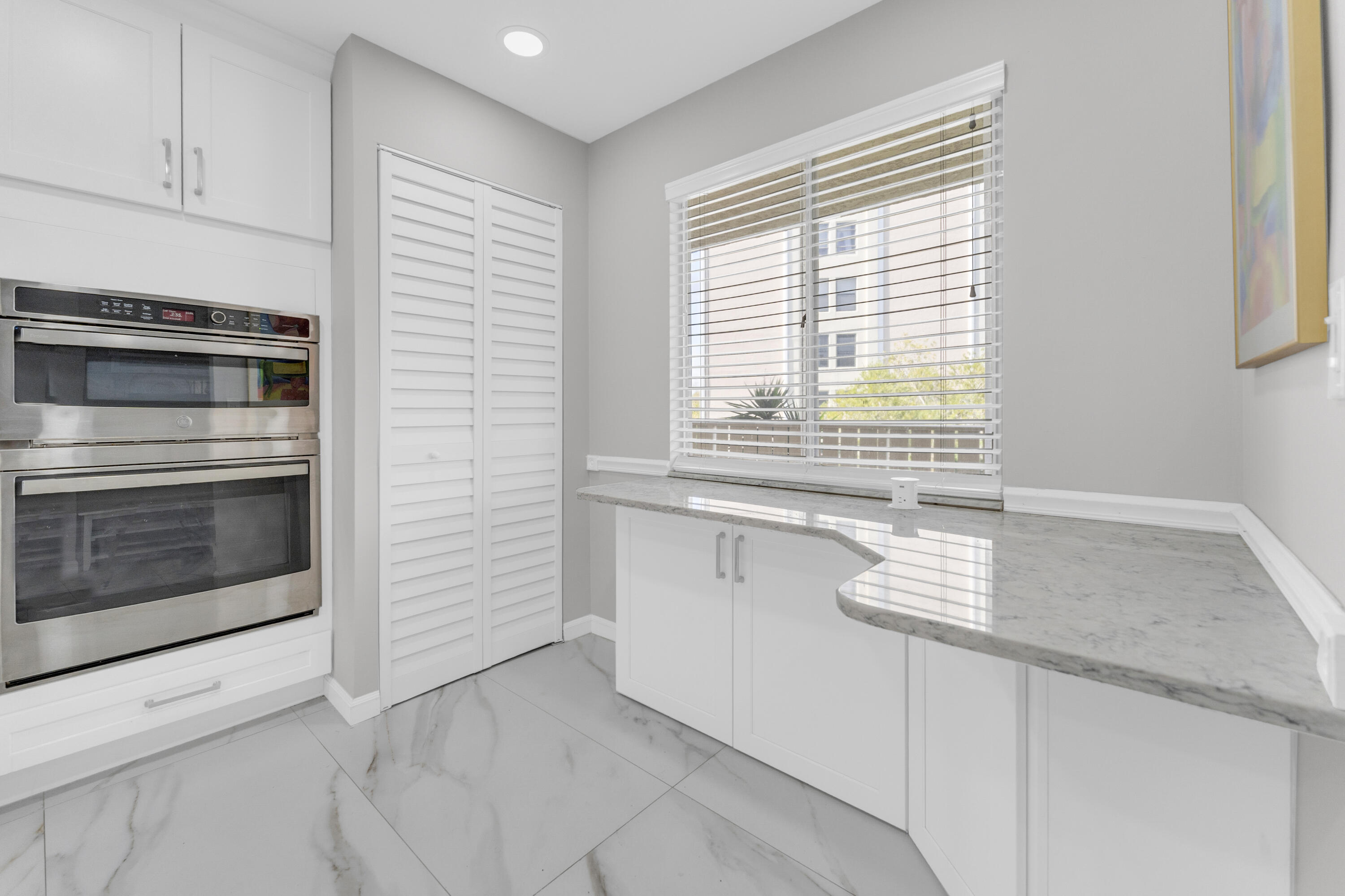 HUNTINGTON LAKES SEC THREE CONDOS - Residential