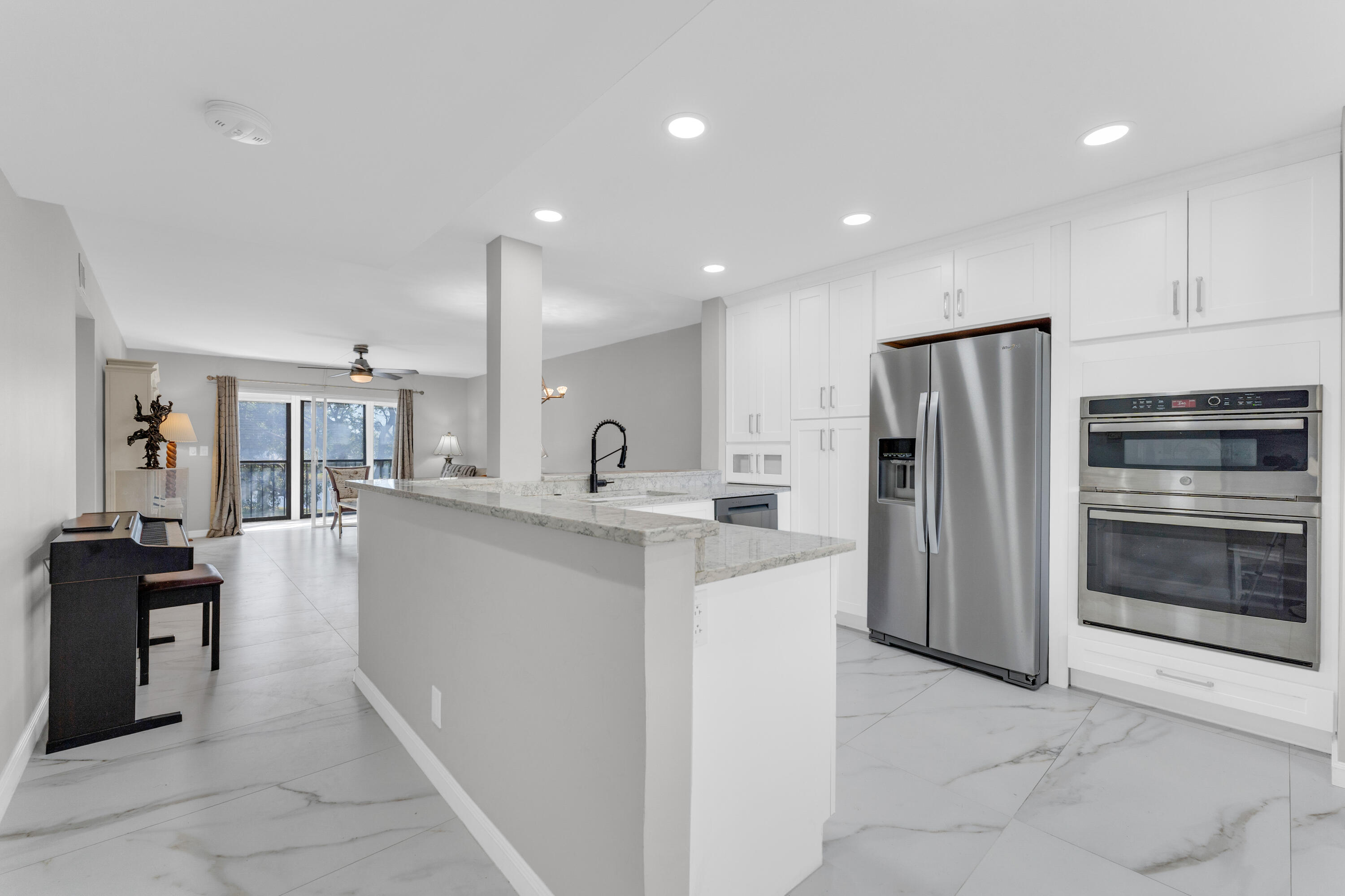 HUNTINGTON LAKES SEC THREE CONDOS - Residential
