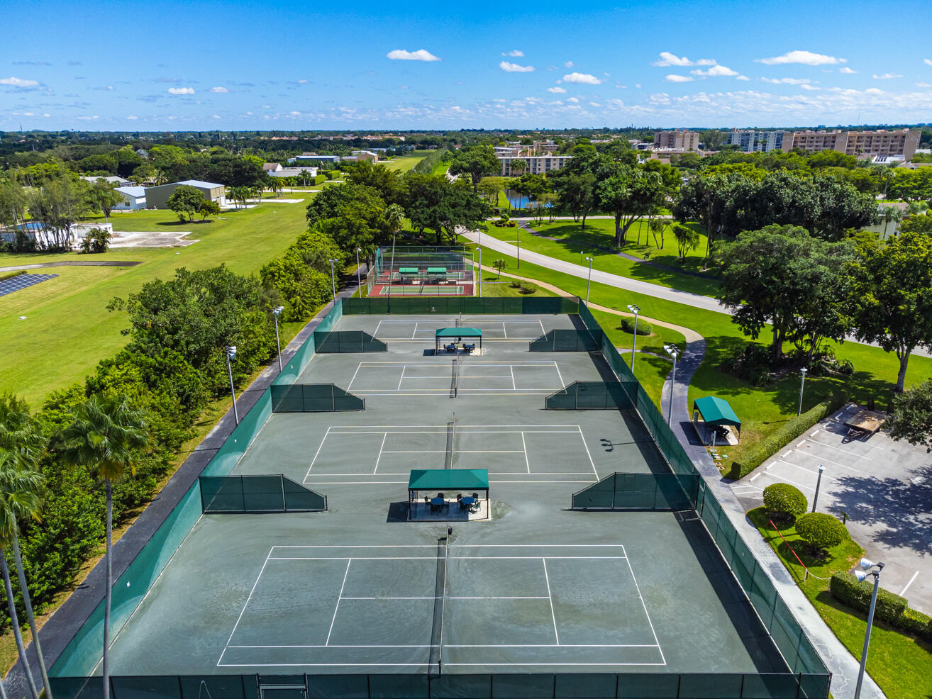 HUNTINGTON LAKES SEC THREE CONDOS - Residential