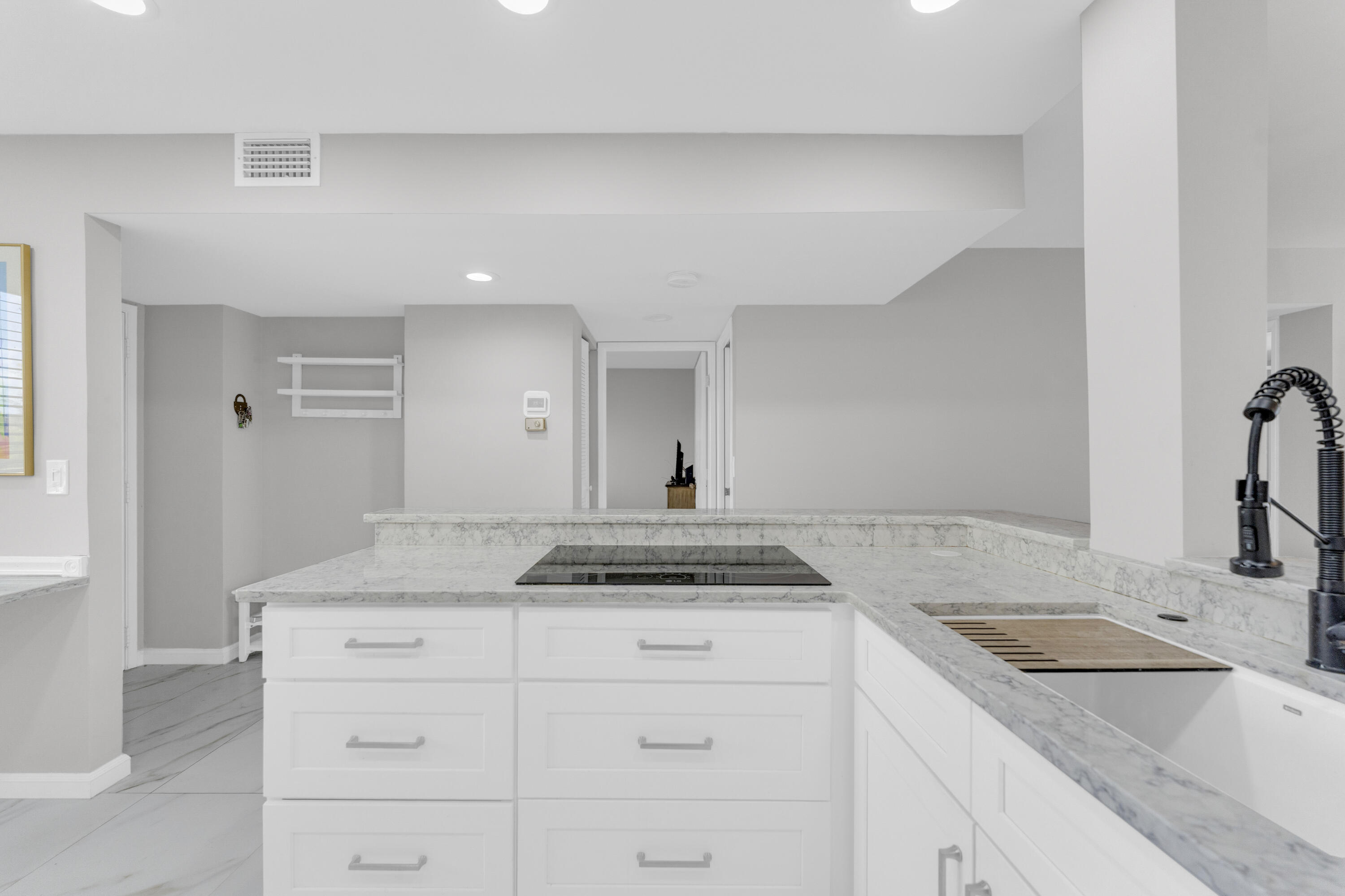 HUNTINGTON LAKES SEC THREE CONDOS - Residential