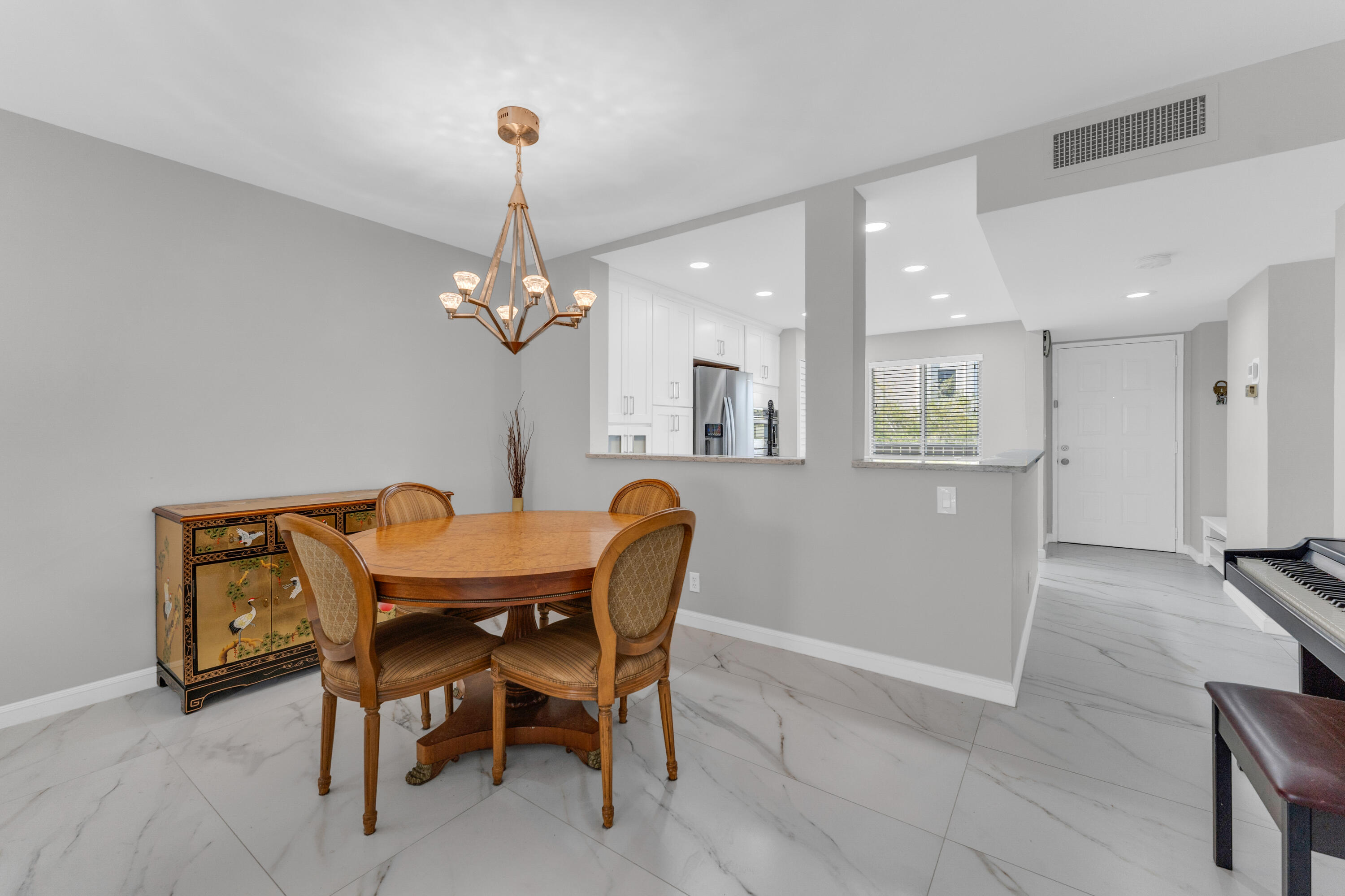 HUNTINGTON LAKES SEC THREE CONDOS - Residential