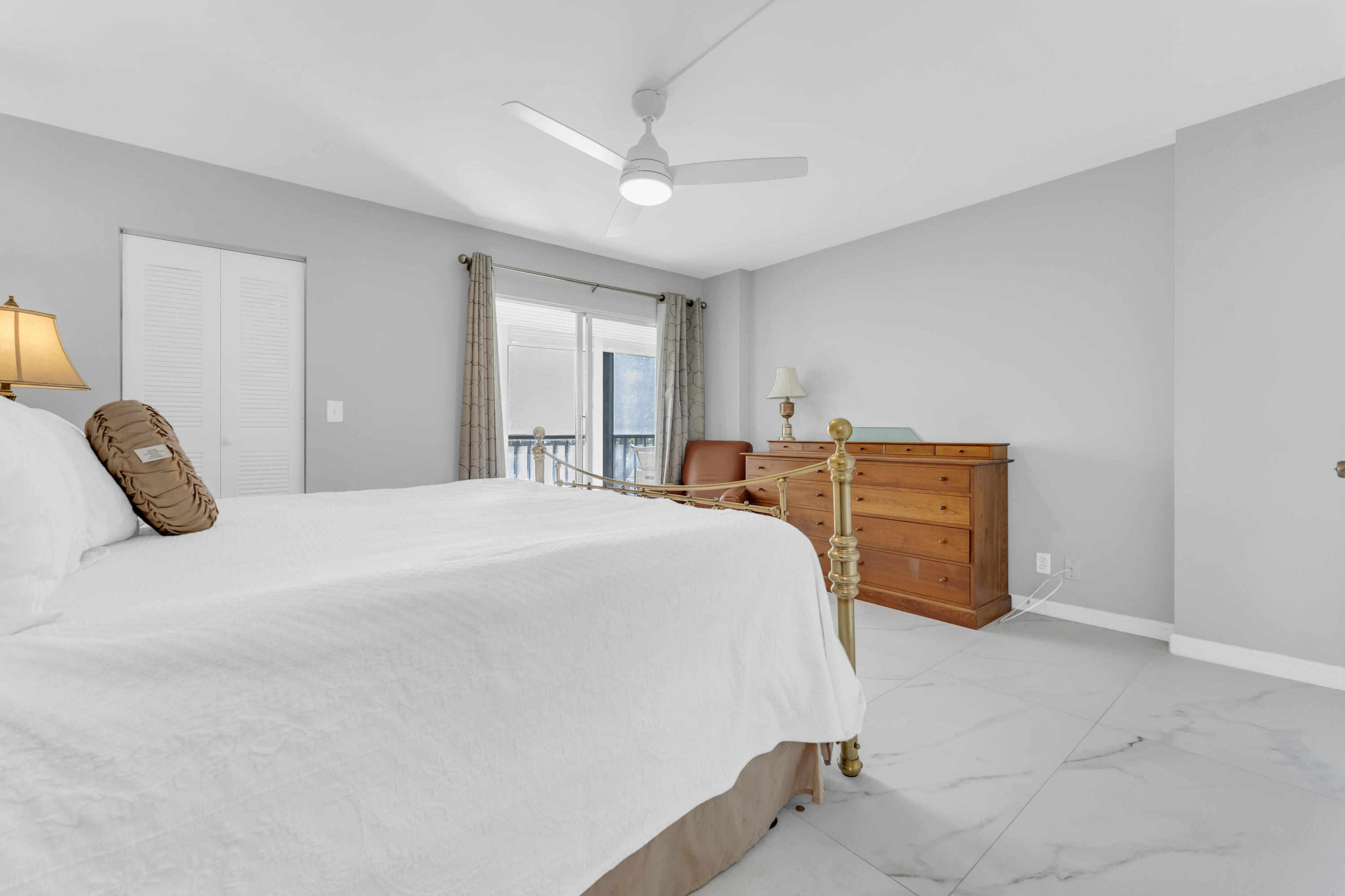 HUNTINGTON LAKES SEC THREE CONDOS - Residential