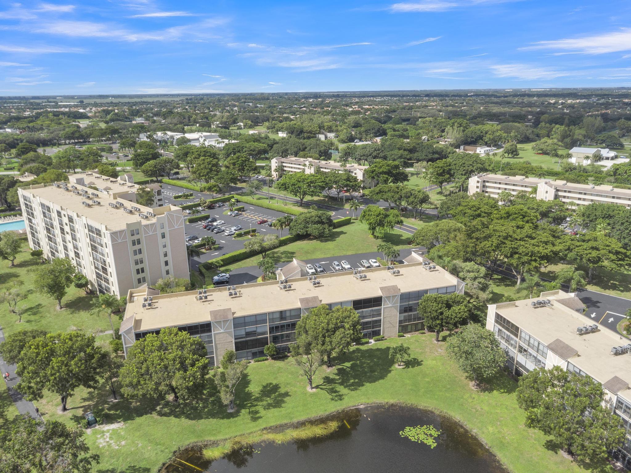 HUNTINGTON LAKES SEC THREE CONDOS - Residential