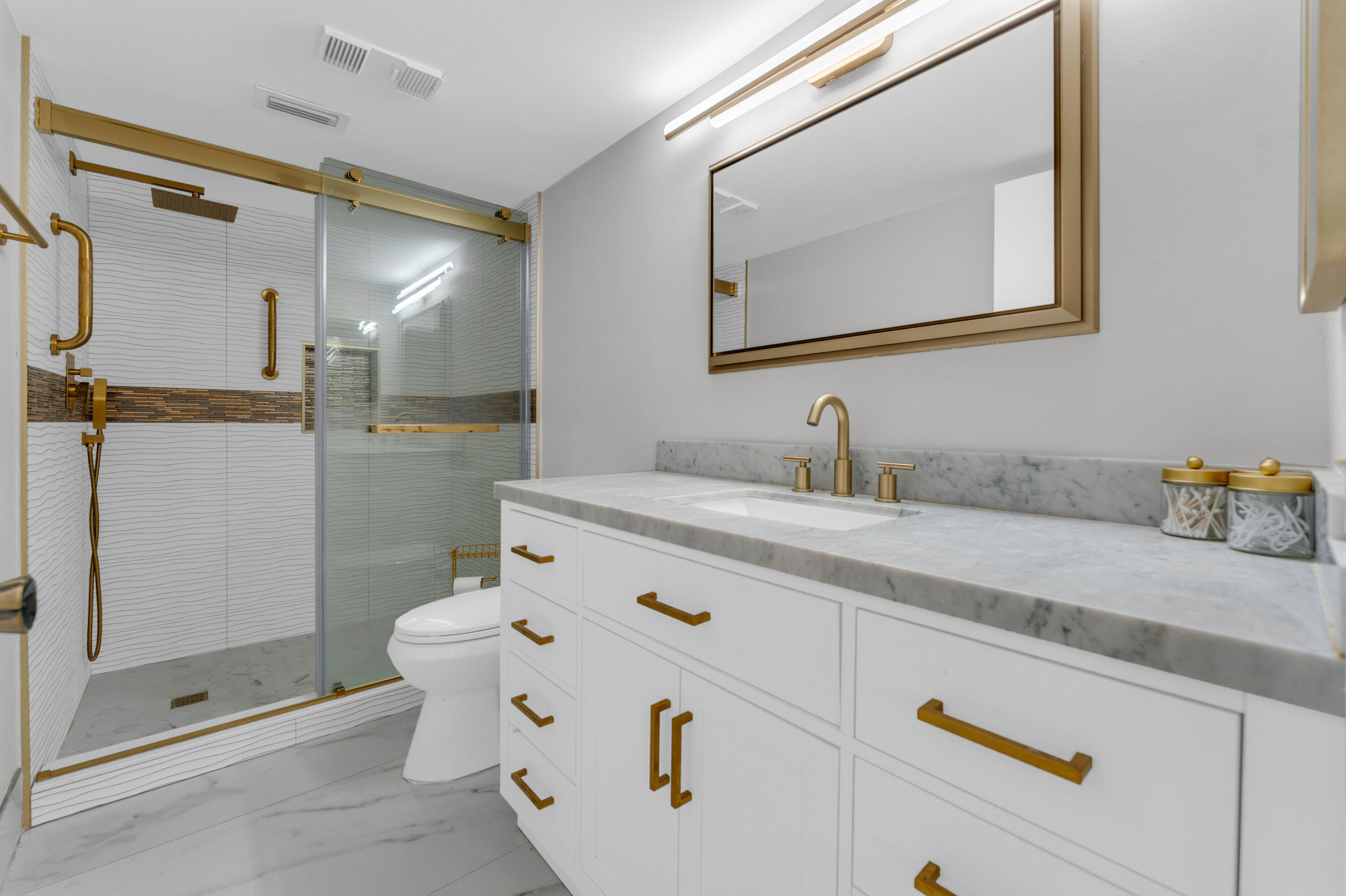 HUNTINGTON LAKES SEC THREE CONDOS - Residential