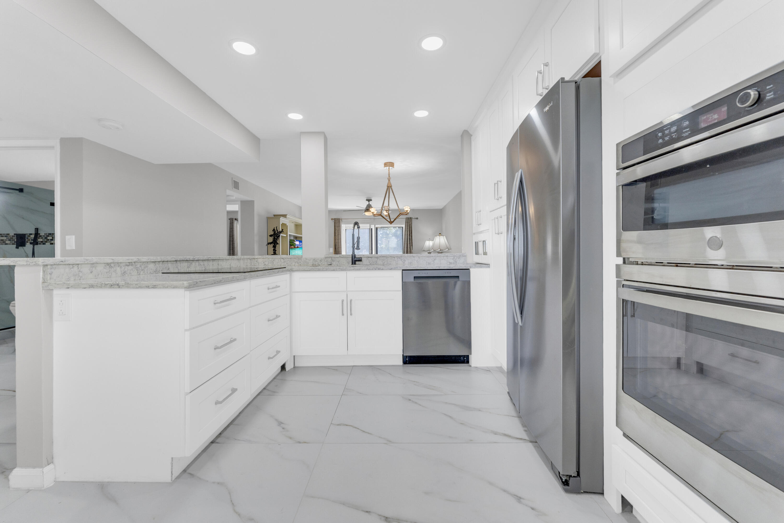 HUNTINGTON LAKES SEC THREE CONDOS - Residential