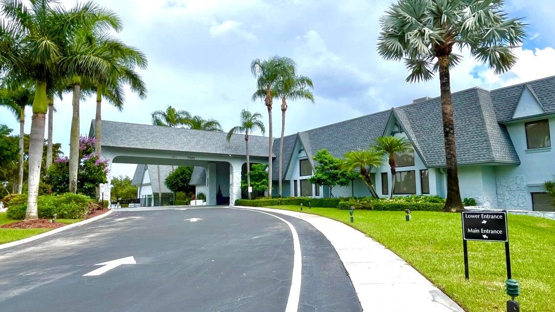 HUNTINGTON LAKES SEC THREE CONDOS - Residential