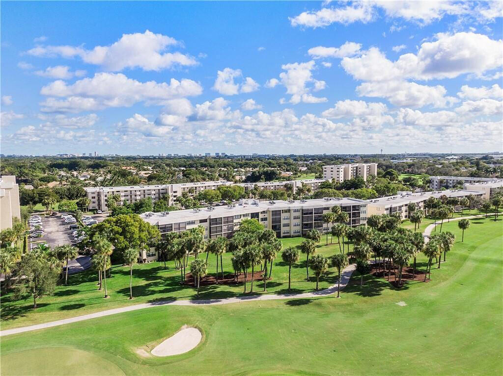 DEER CREEK COUNTRY CLUB - Residential