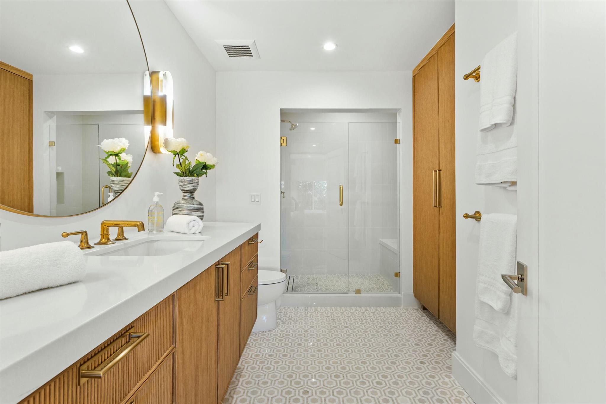 THREE HUNDRED OCEAN BLVD APTS INC - Residential