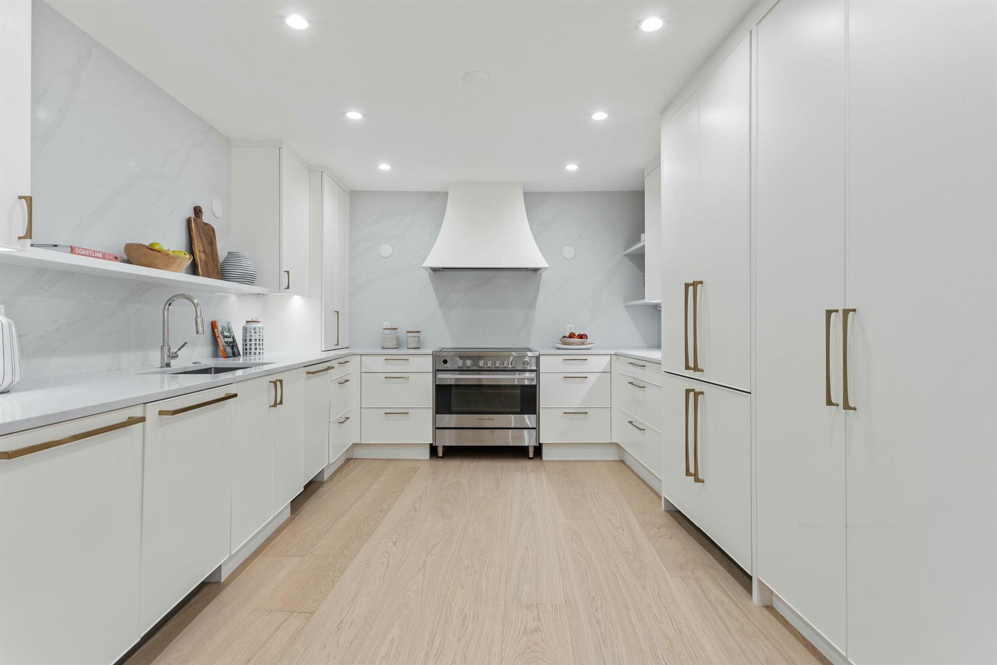 THREE HUNDRED OCEAN BLVD APTS INC - Residential