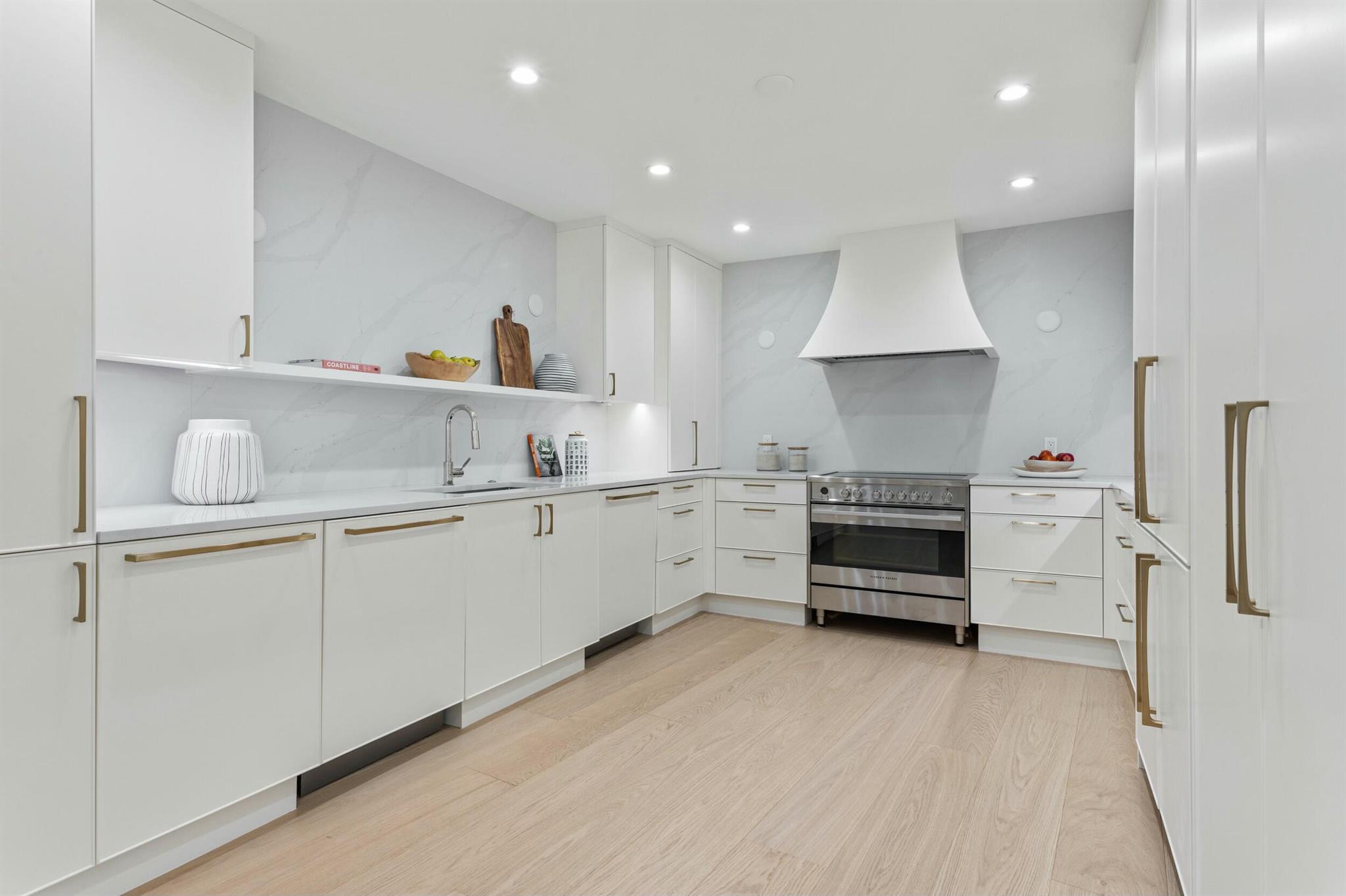 THREE HUNDRED OCEAN BLVD APTS INC - Residential