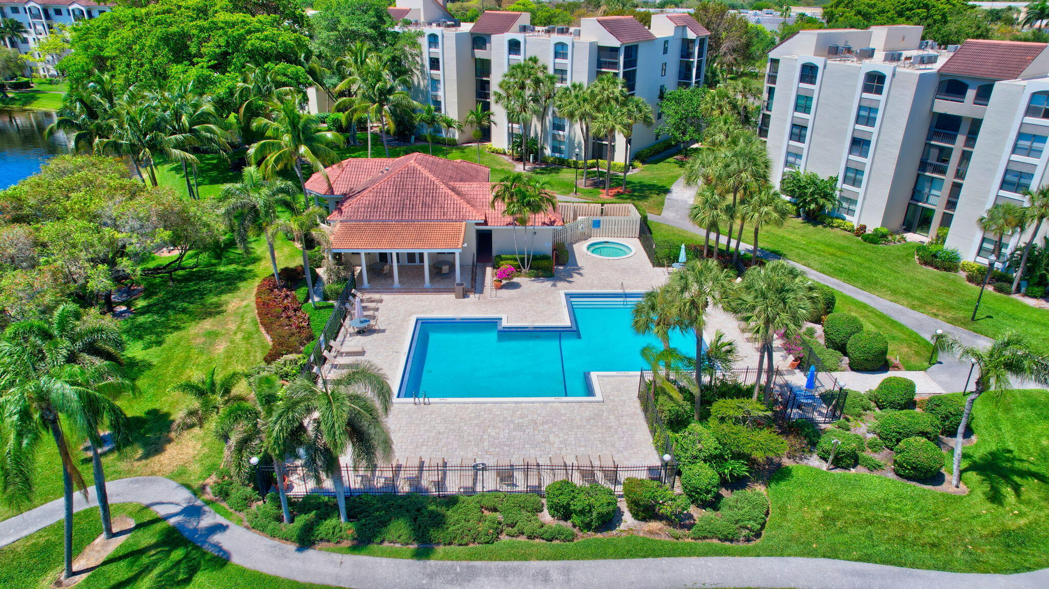 LAKESIDE CONDO - Residential Lease