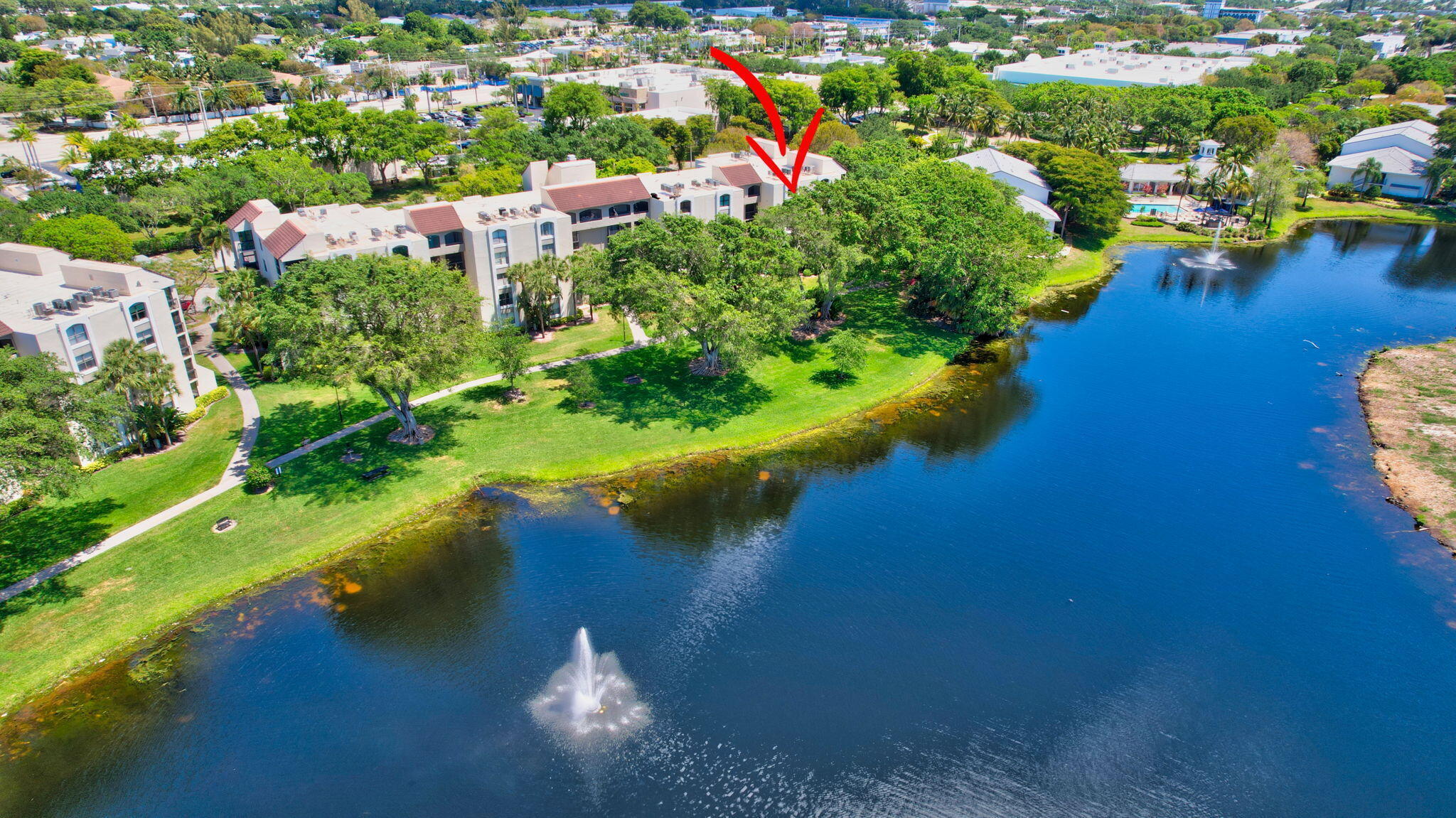 LAKESIDE CONDO - Residential Lease