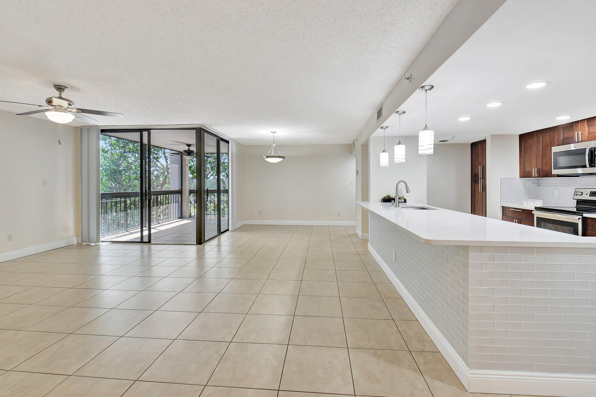 LAKESIDE CONDO - Residential Lease