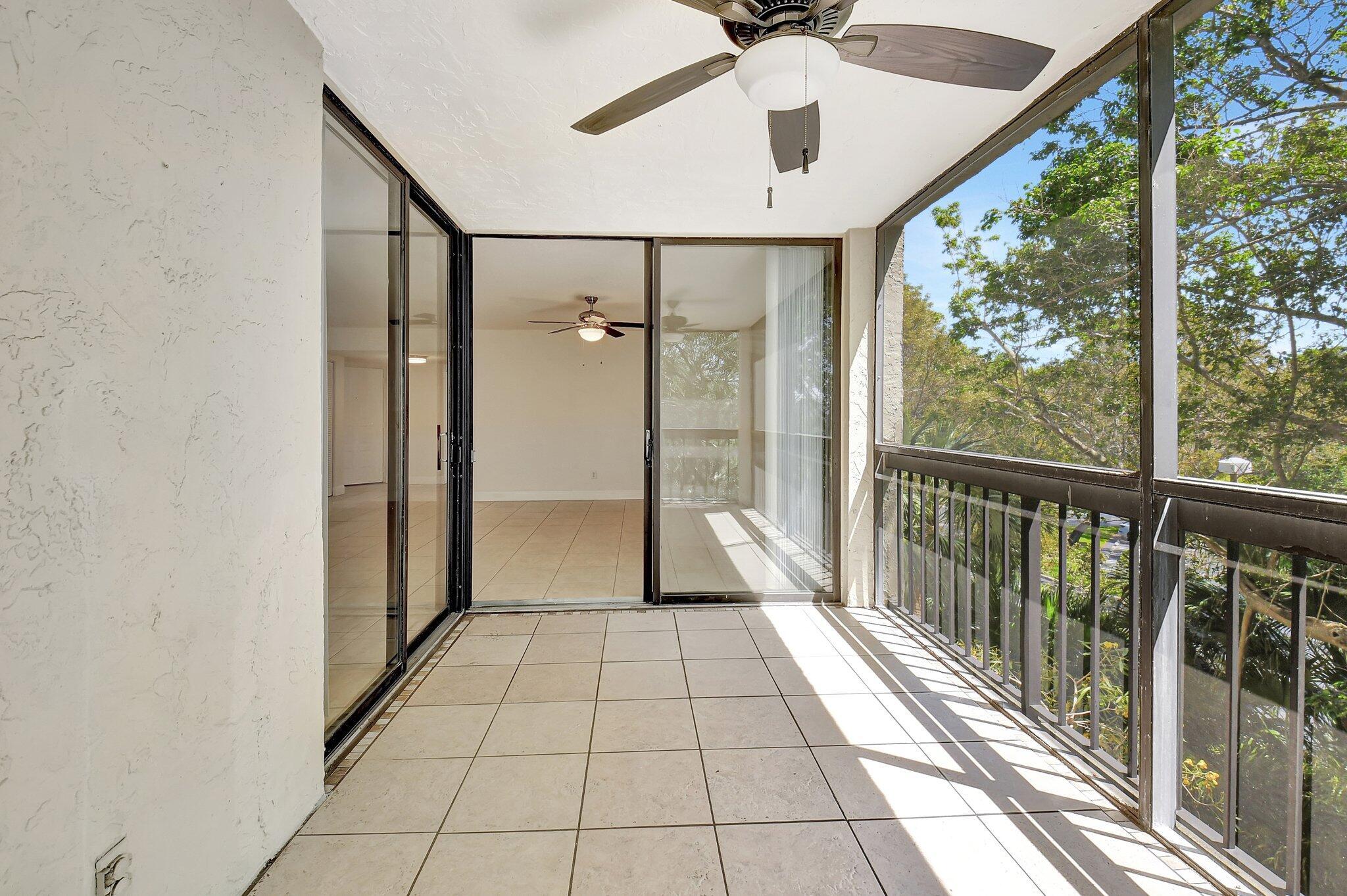 LAKESIDE CONDO - Residential Lease