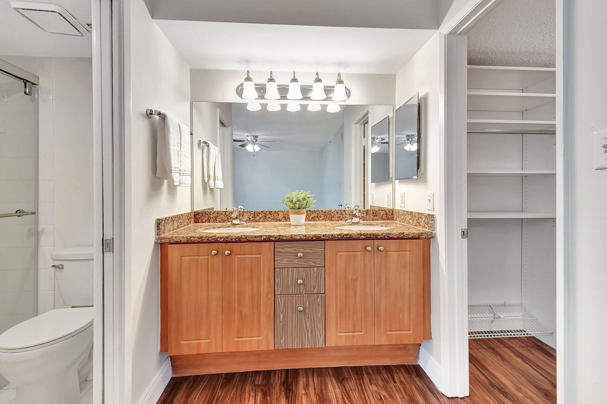 LAKESIDE CONDO - Residential Lease