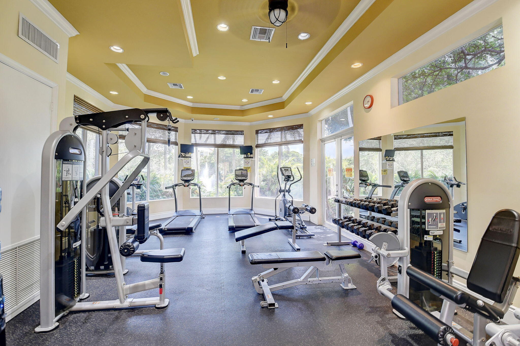 LAKESIDE CONDO - Residential Lease
