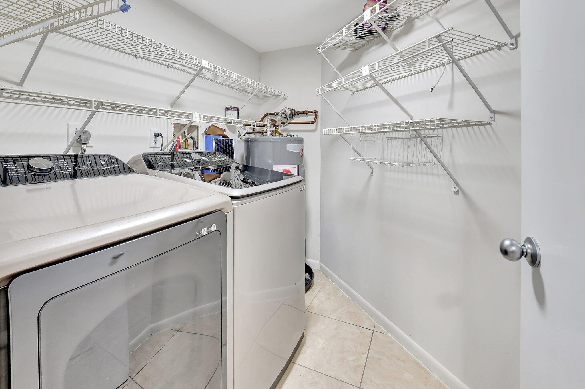 LAKESIDE CONDO - Residential Lease