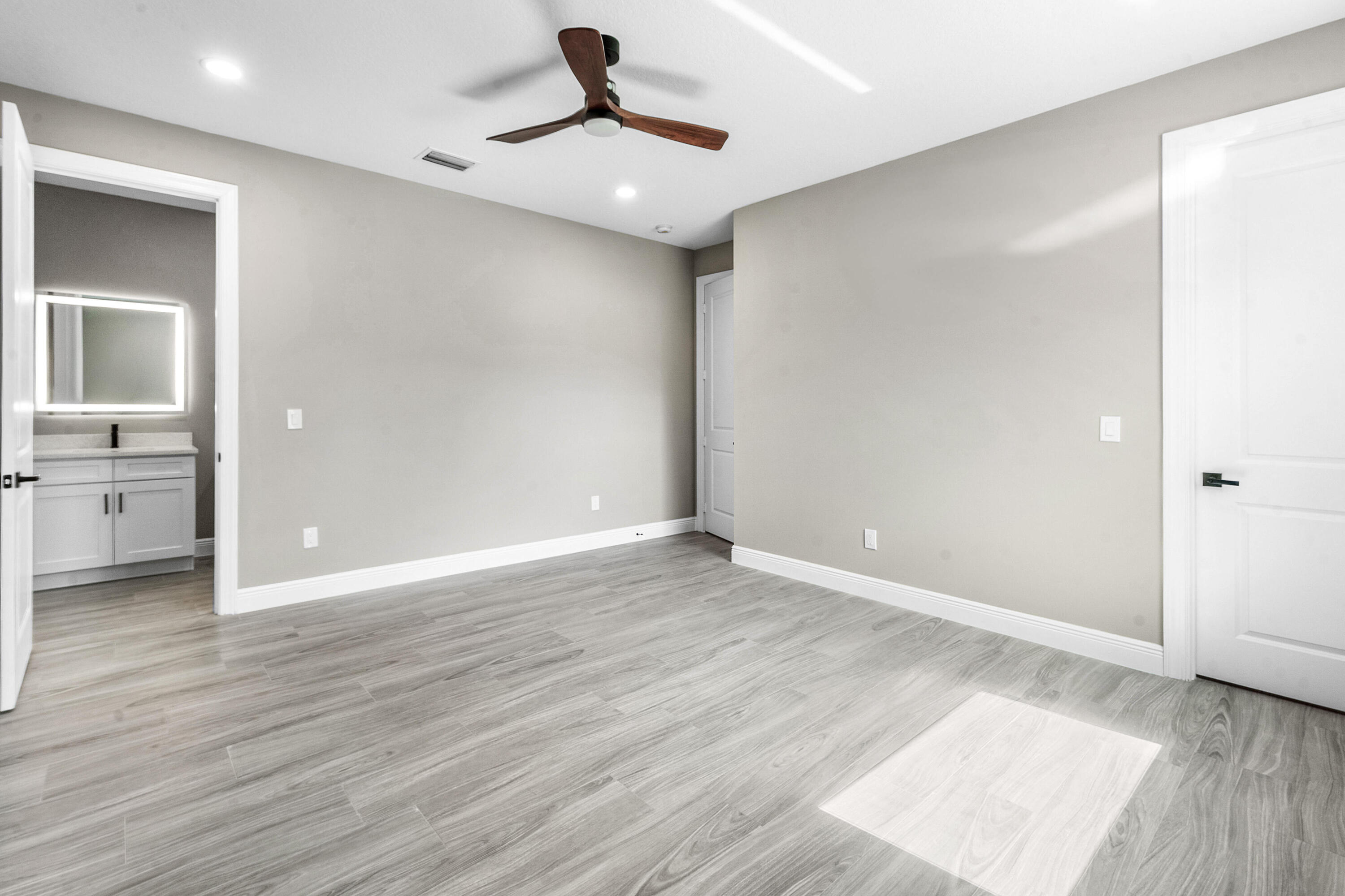 PALM BEACH COUNTRY ESTATES SEC - Residential