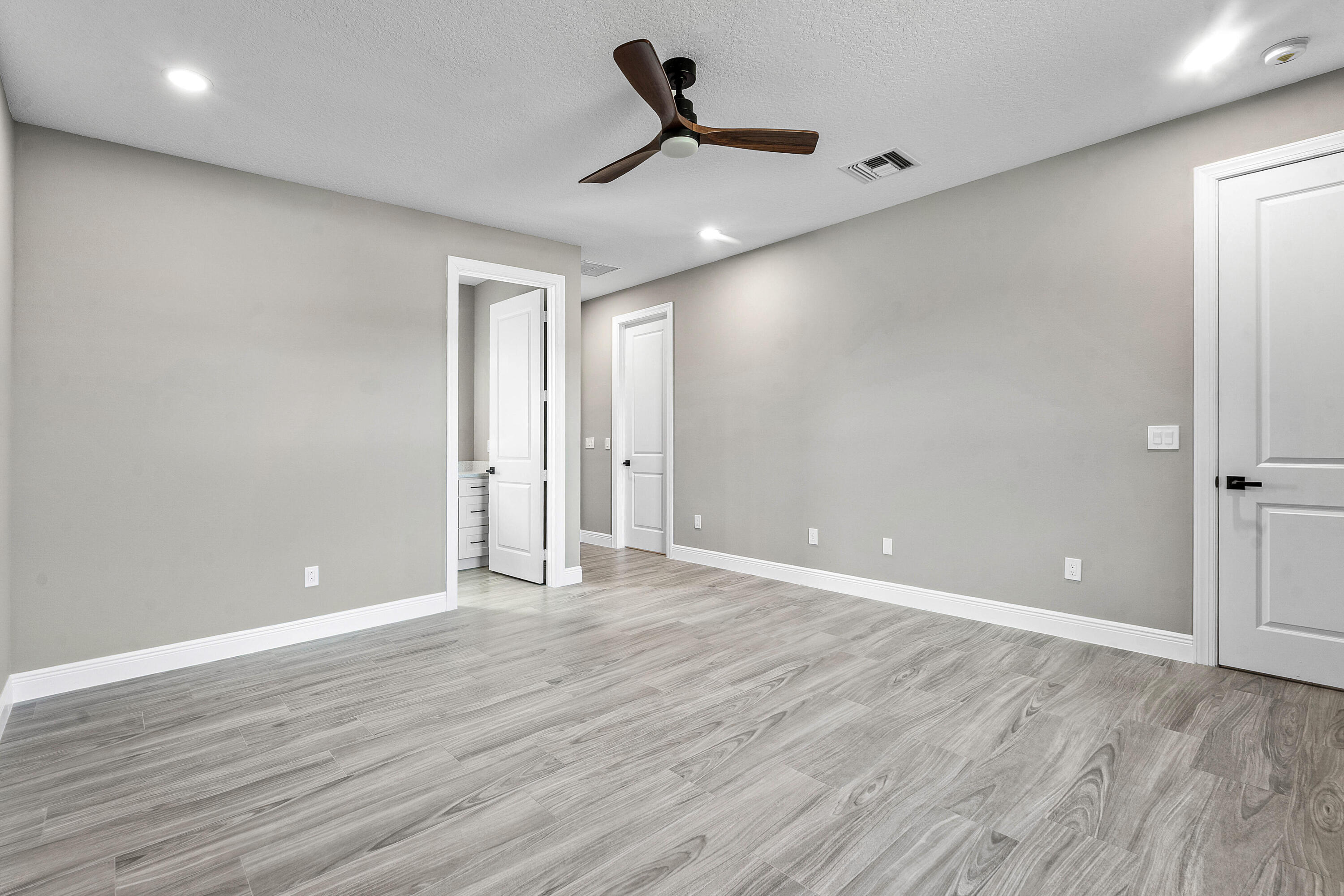 PALM BEACH COUNTRY ESTATES SEC - Residential