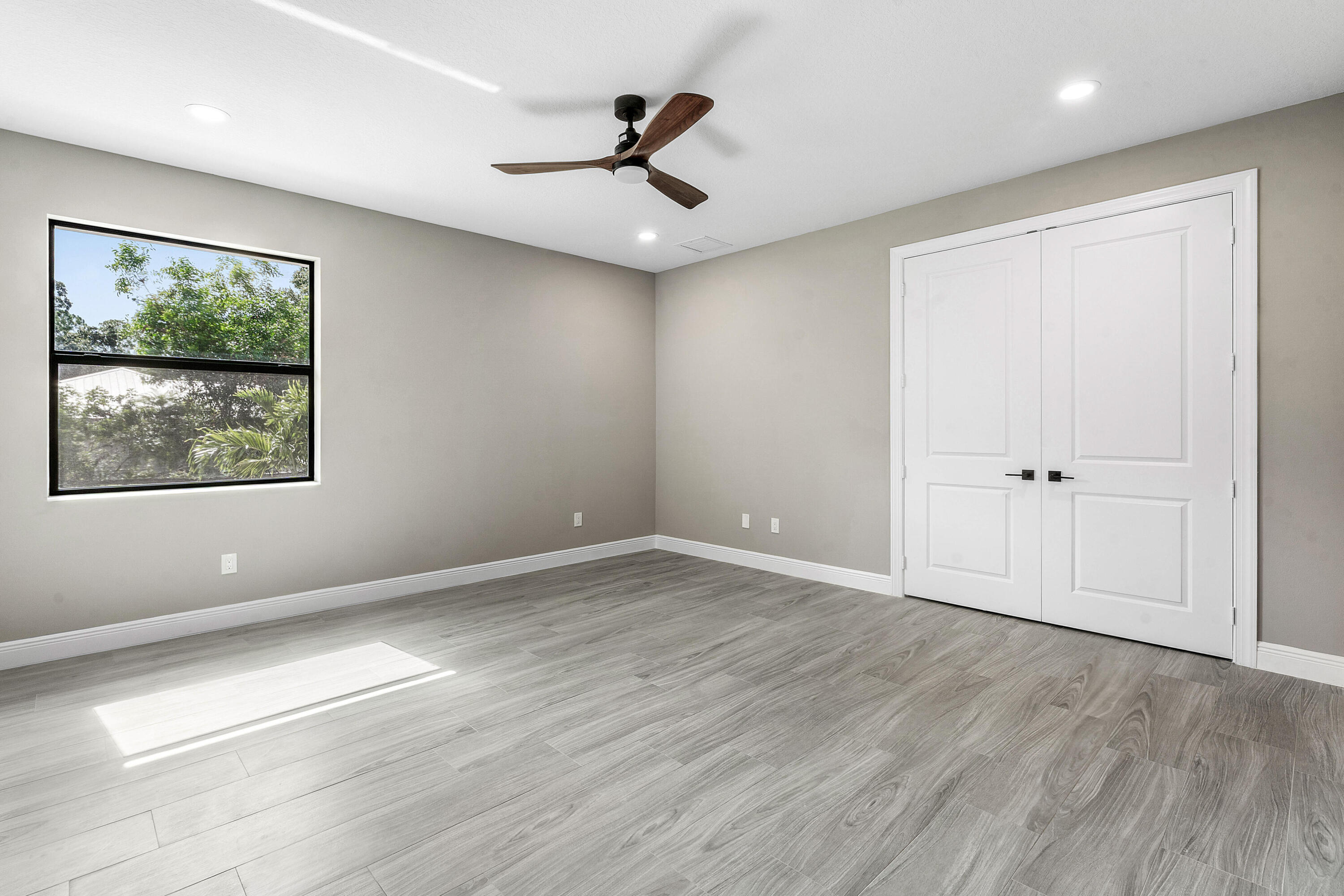 PALM BEACH COUNTRY ESTATES SEC - Residential