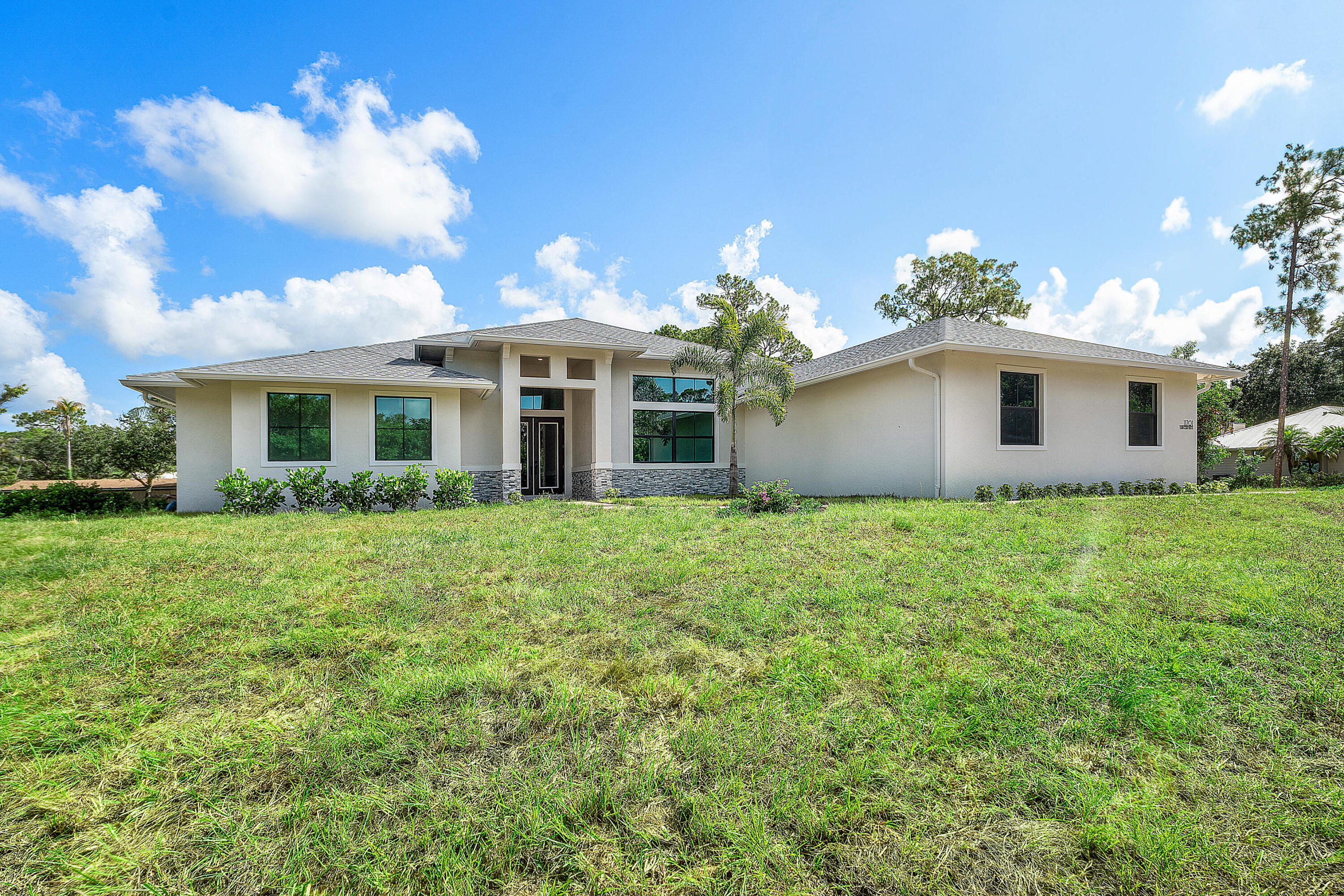 PALM BEACH COUNTRY ESTATES SEC - Residential